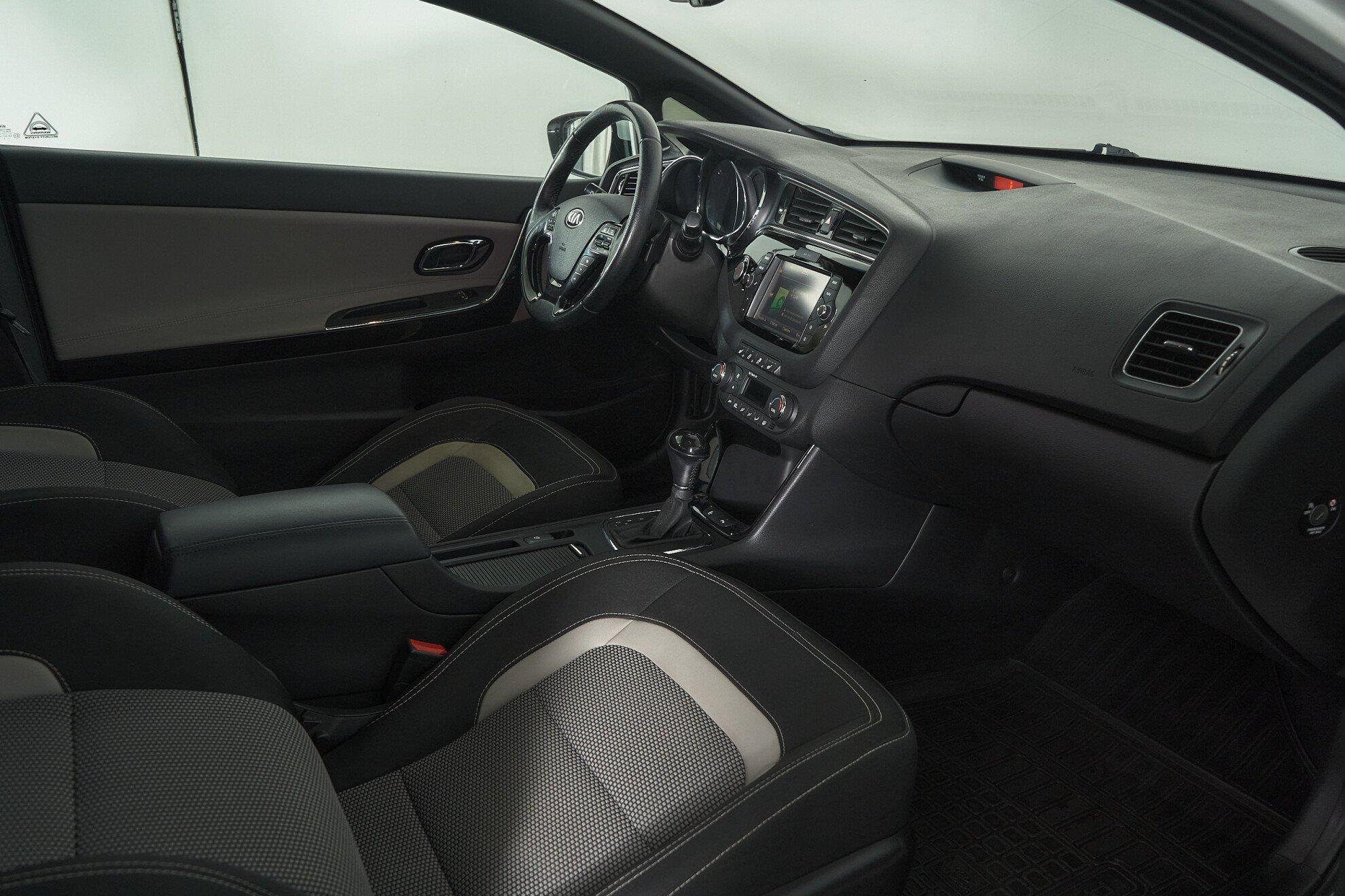 Kia Ceed 2015, белый