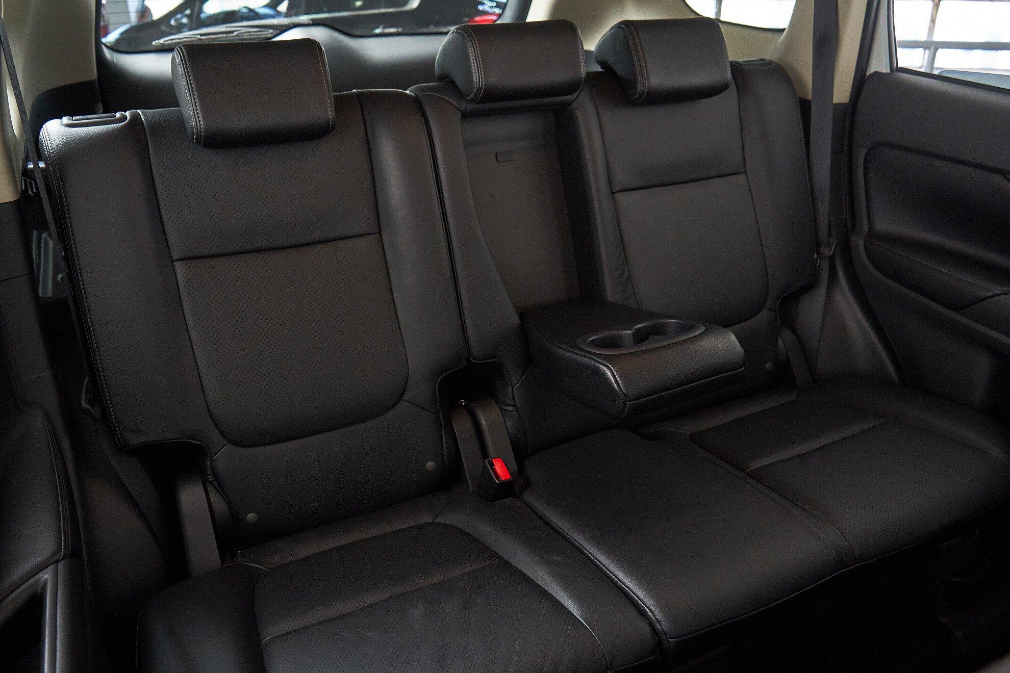 Mitsubishi Outlander 2013, белый