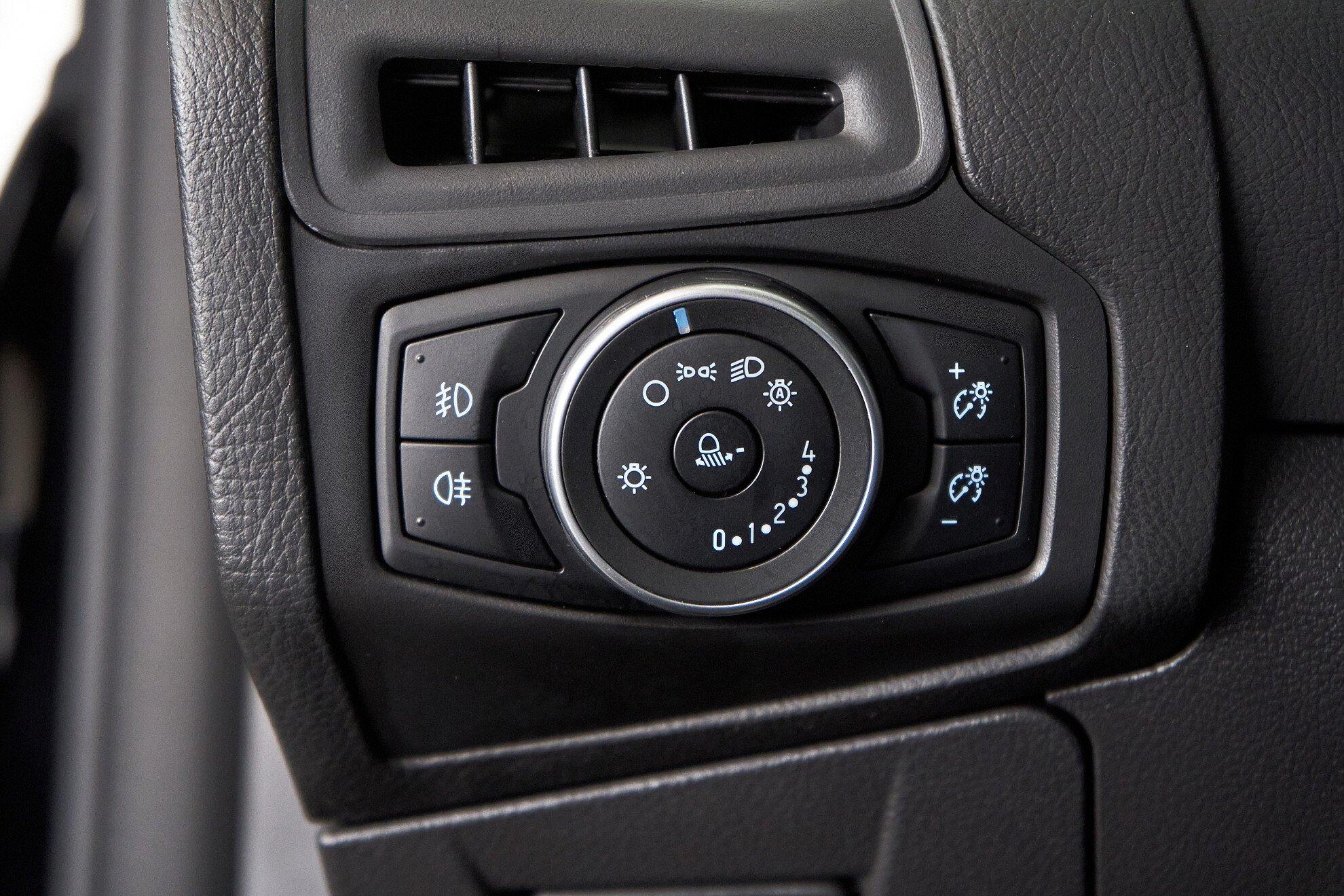 Ford Focus 2015, черный