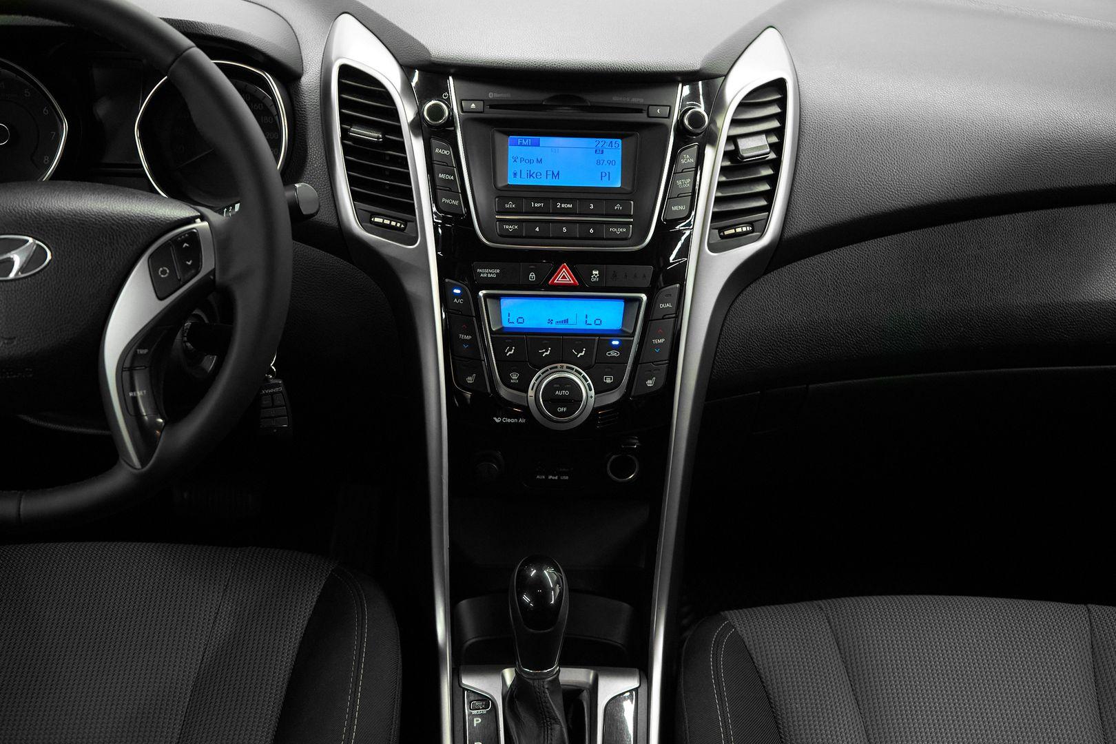 Hyundai i30 2012, белый