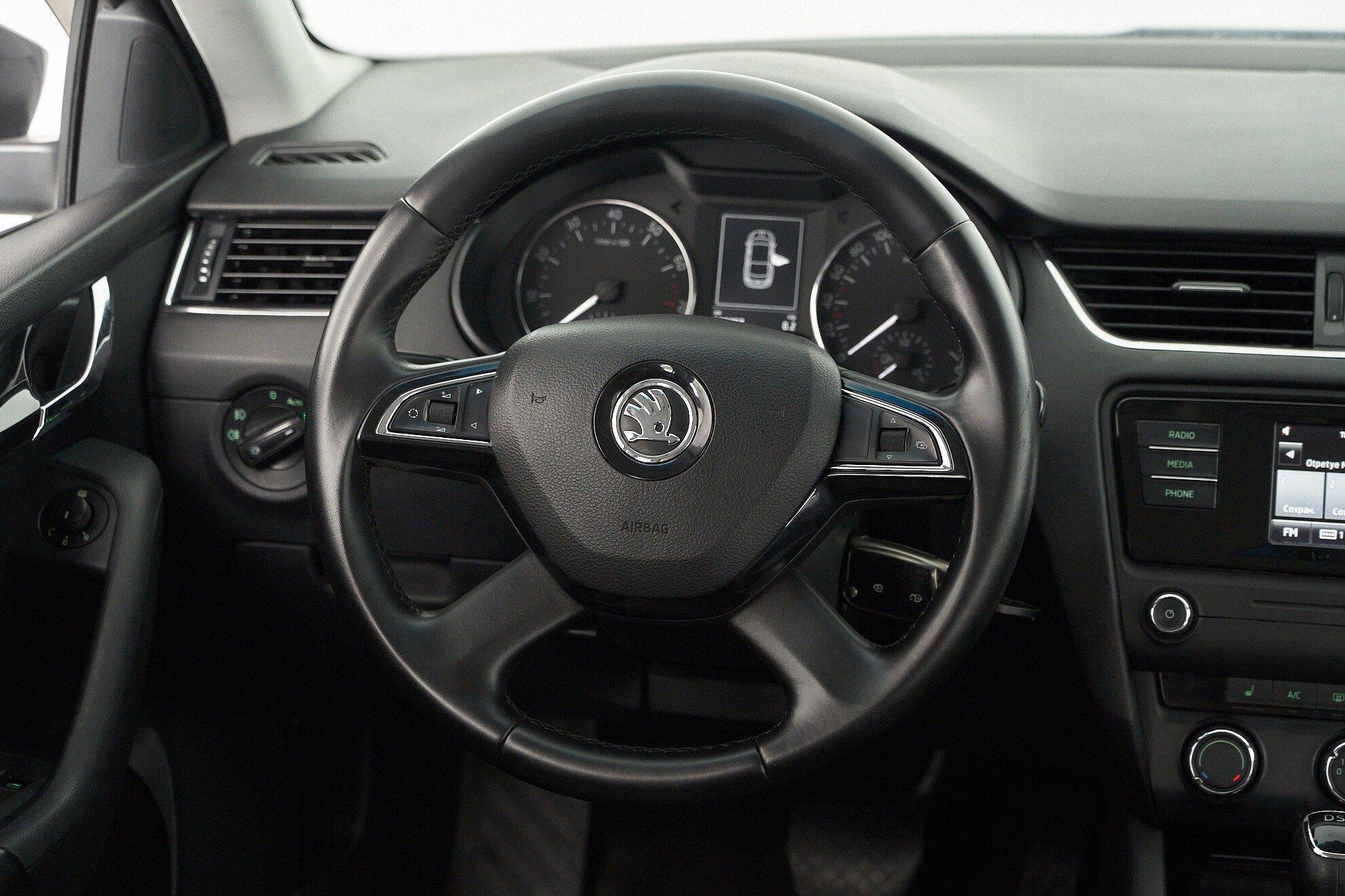Skoda Octavia 2015, серый