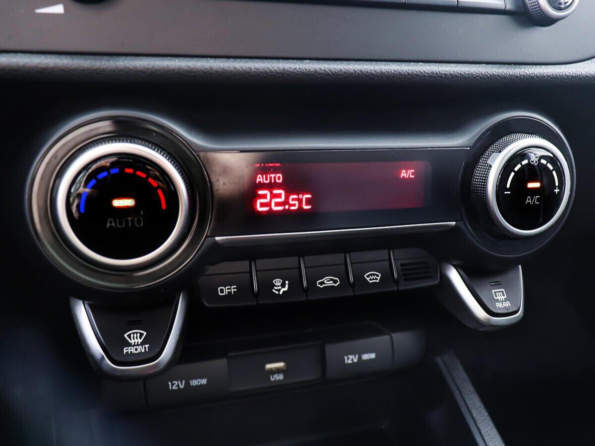Kia Rio 2022, коричневый