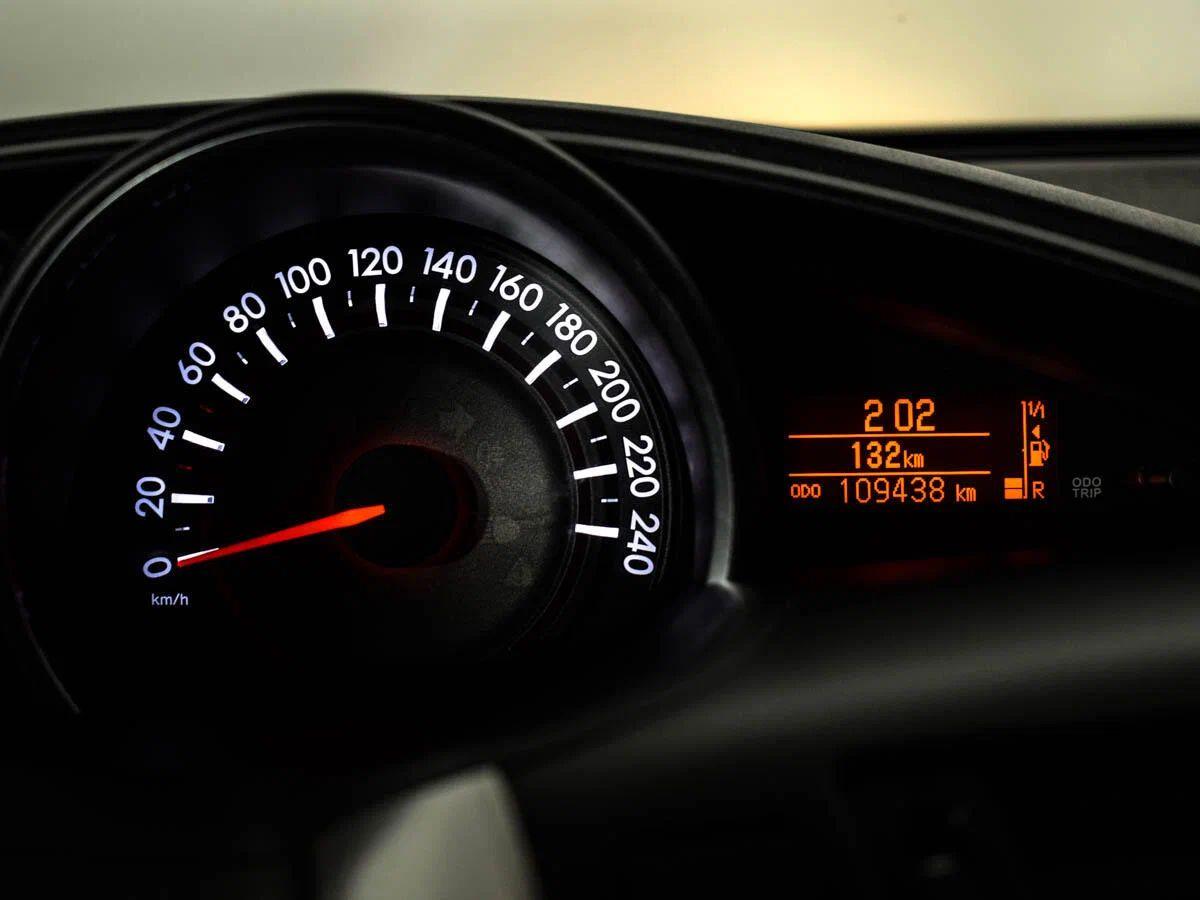 Toyota Verso 2015, серебряный
