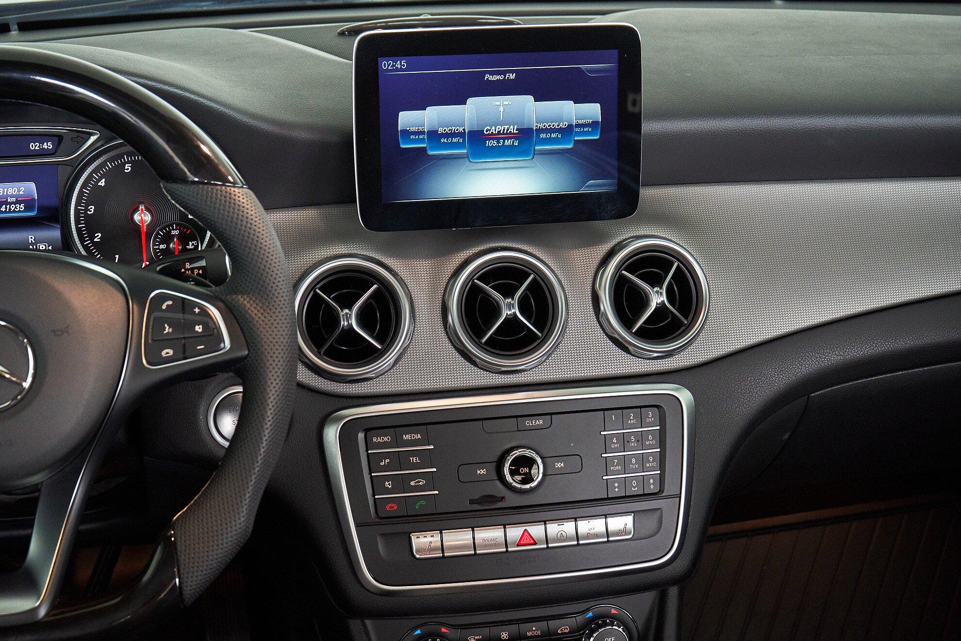 Mercedes-Benz GLA 2019, синий