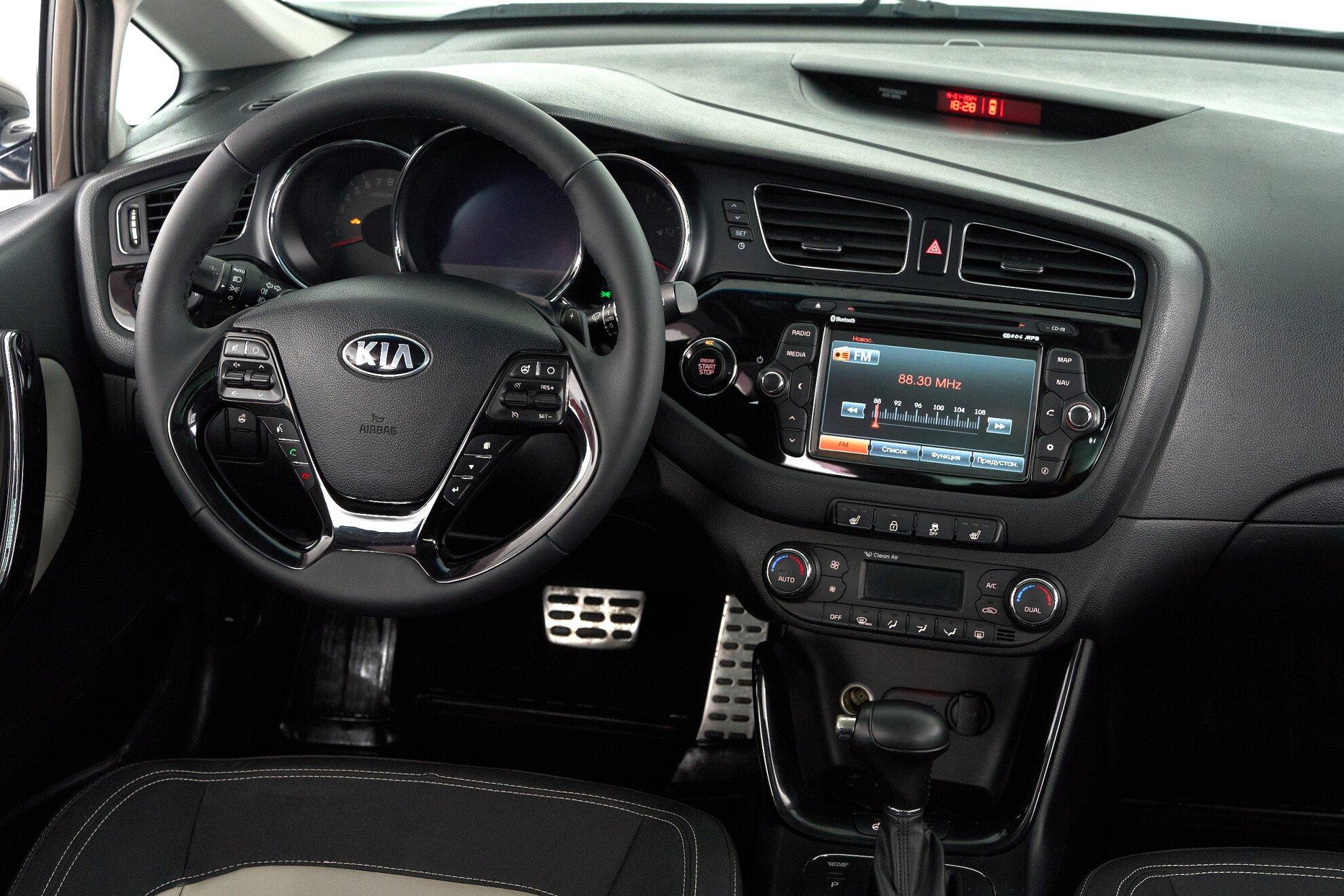 Kia Ceed 2014, коричневый
