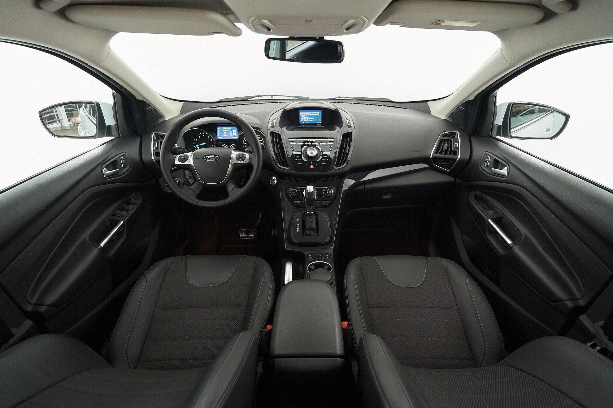 Ford Kuga 2015, белый