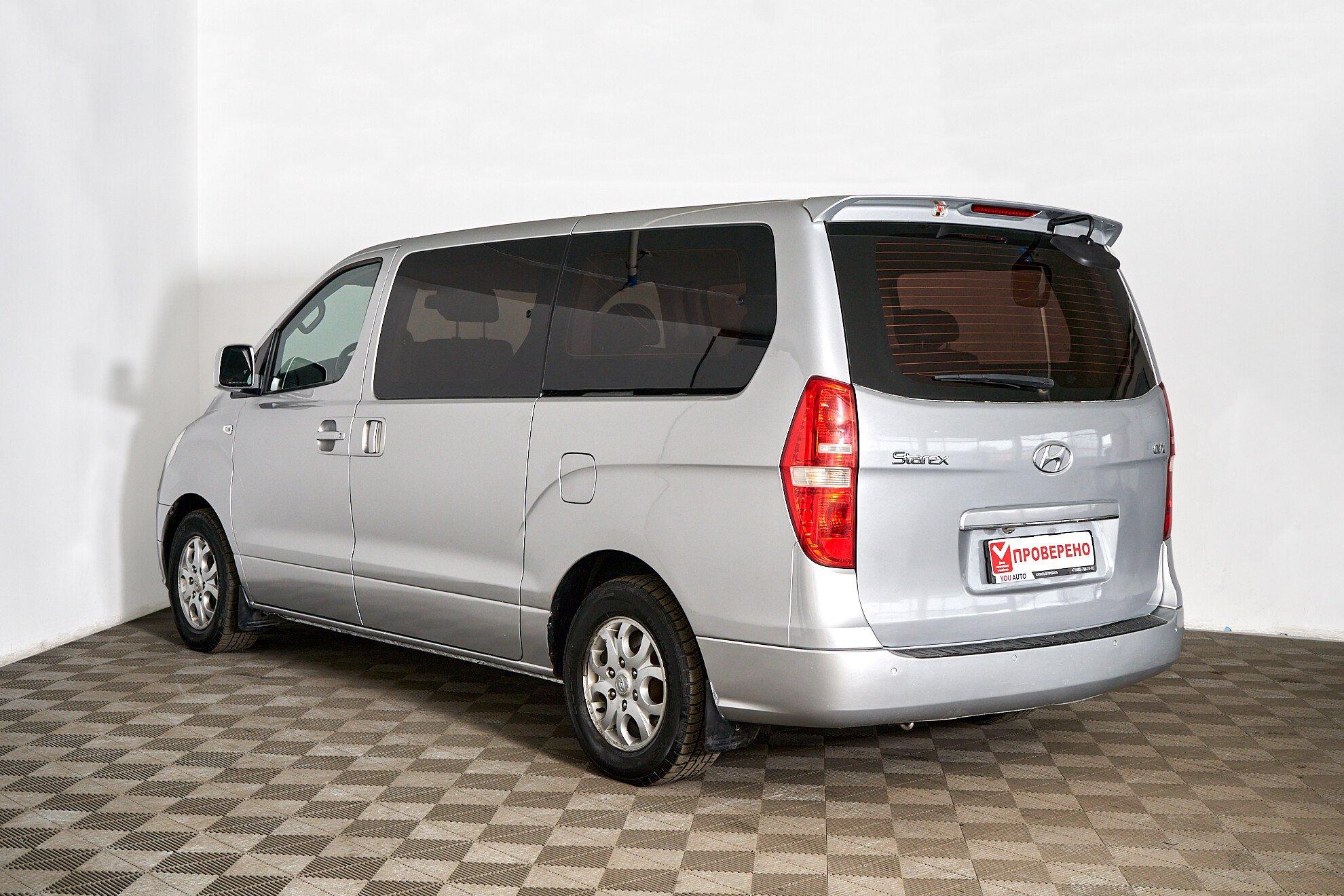 Hyundai Grand Starex 2012, серебряный