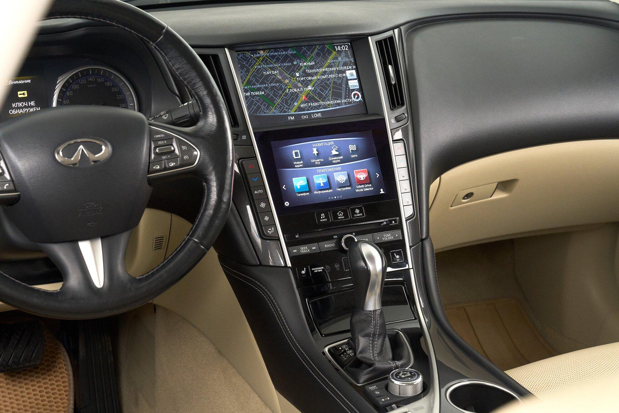 Infiniti Q50 2016, красный