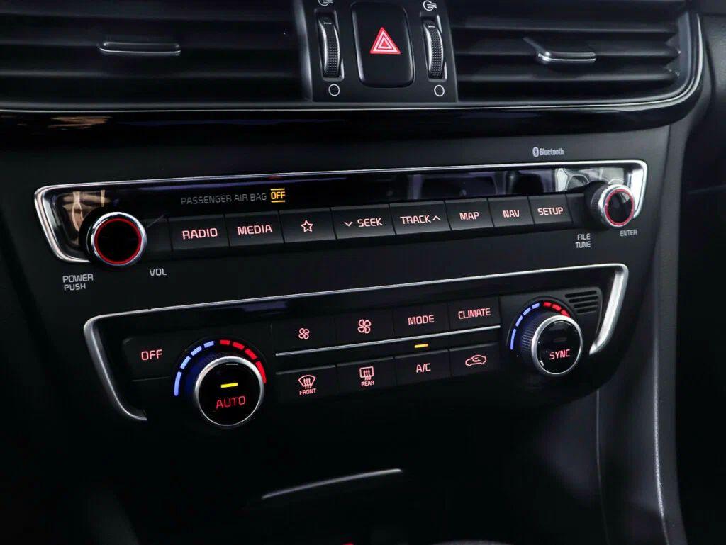 Kia K5 2019, белый