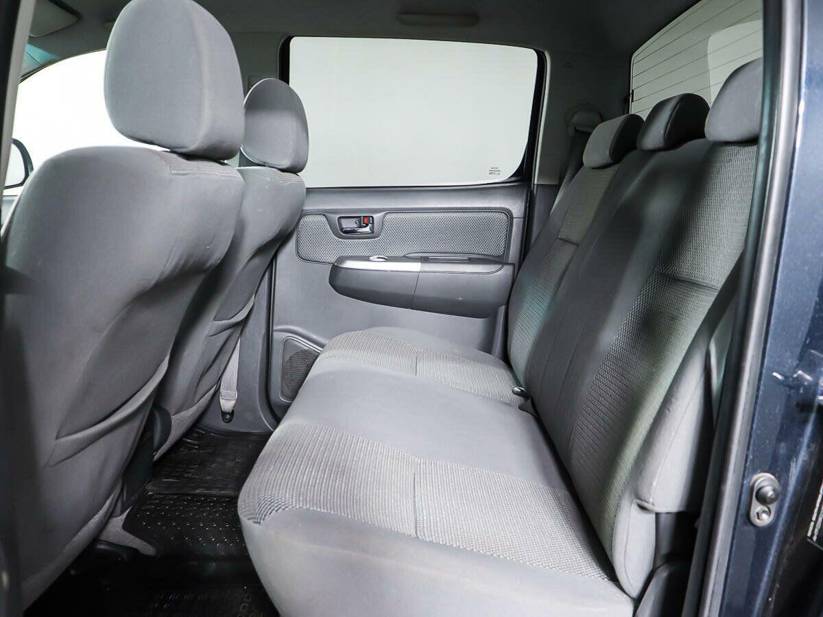 Toyota Hilux 2013, синий
