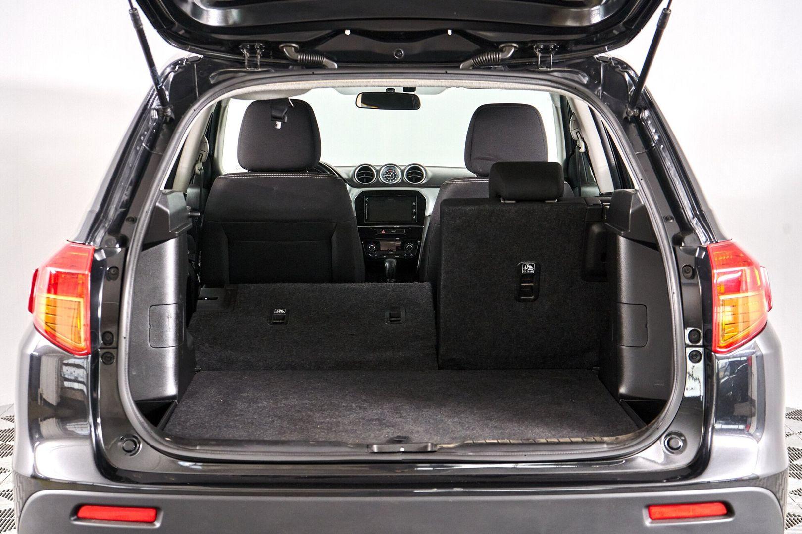 Suzuki Vitara 2017, черный