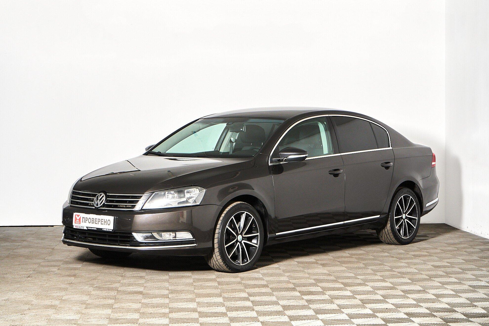 Volkswagen Passat 2011, серый
