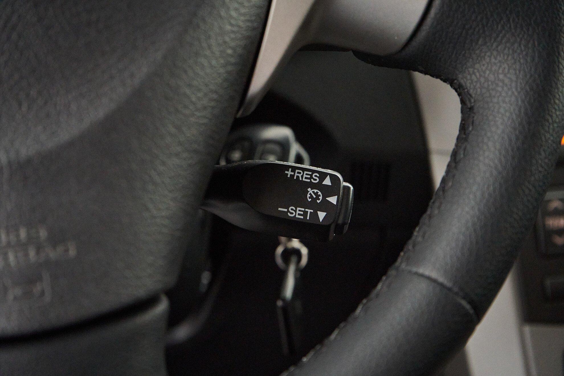 Toyota Corolla 2010, серебряный