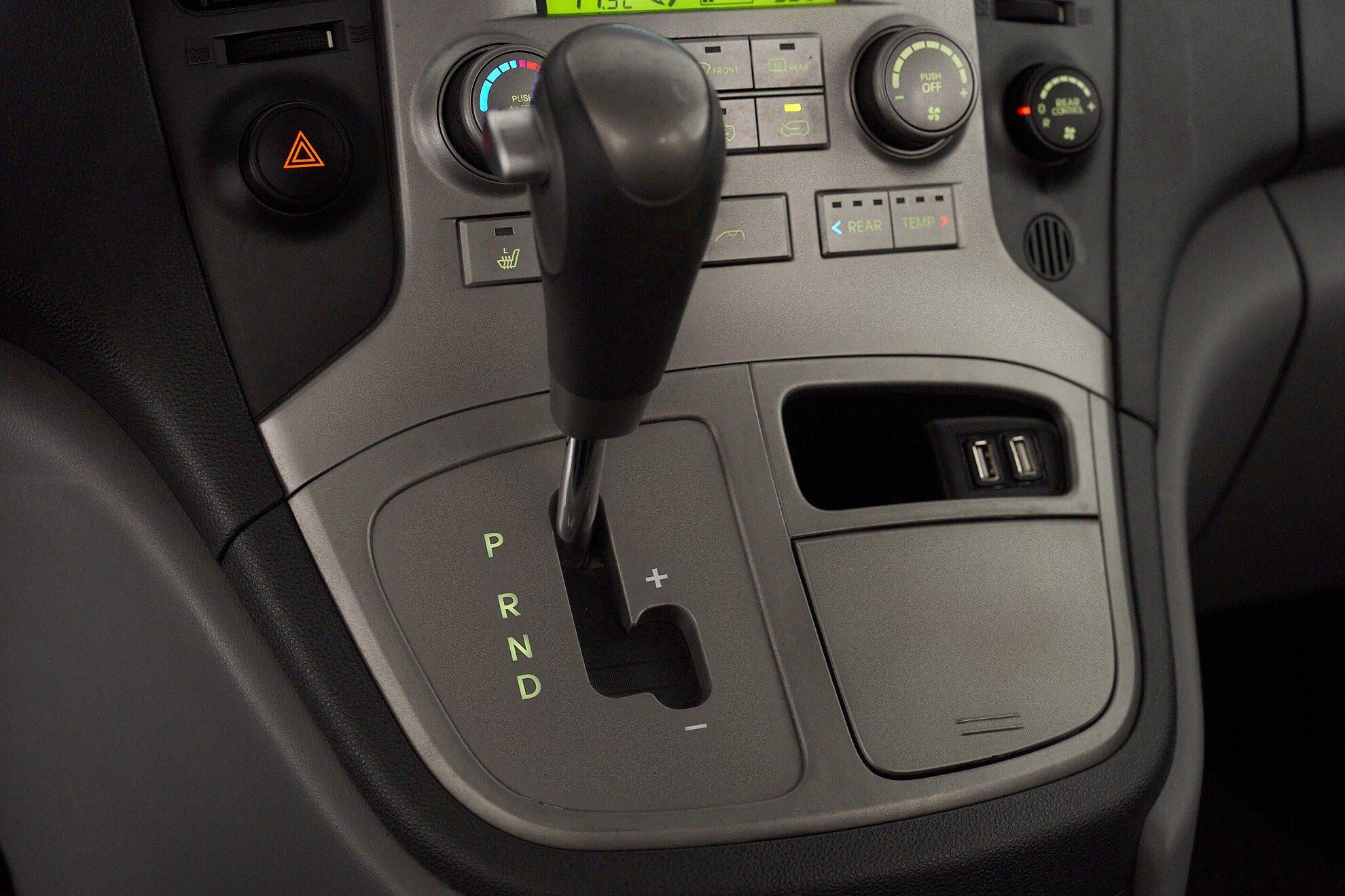 Hyundai Grand Starex 2010, черный