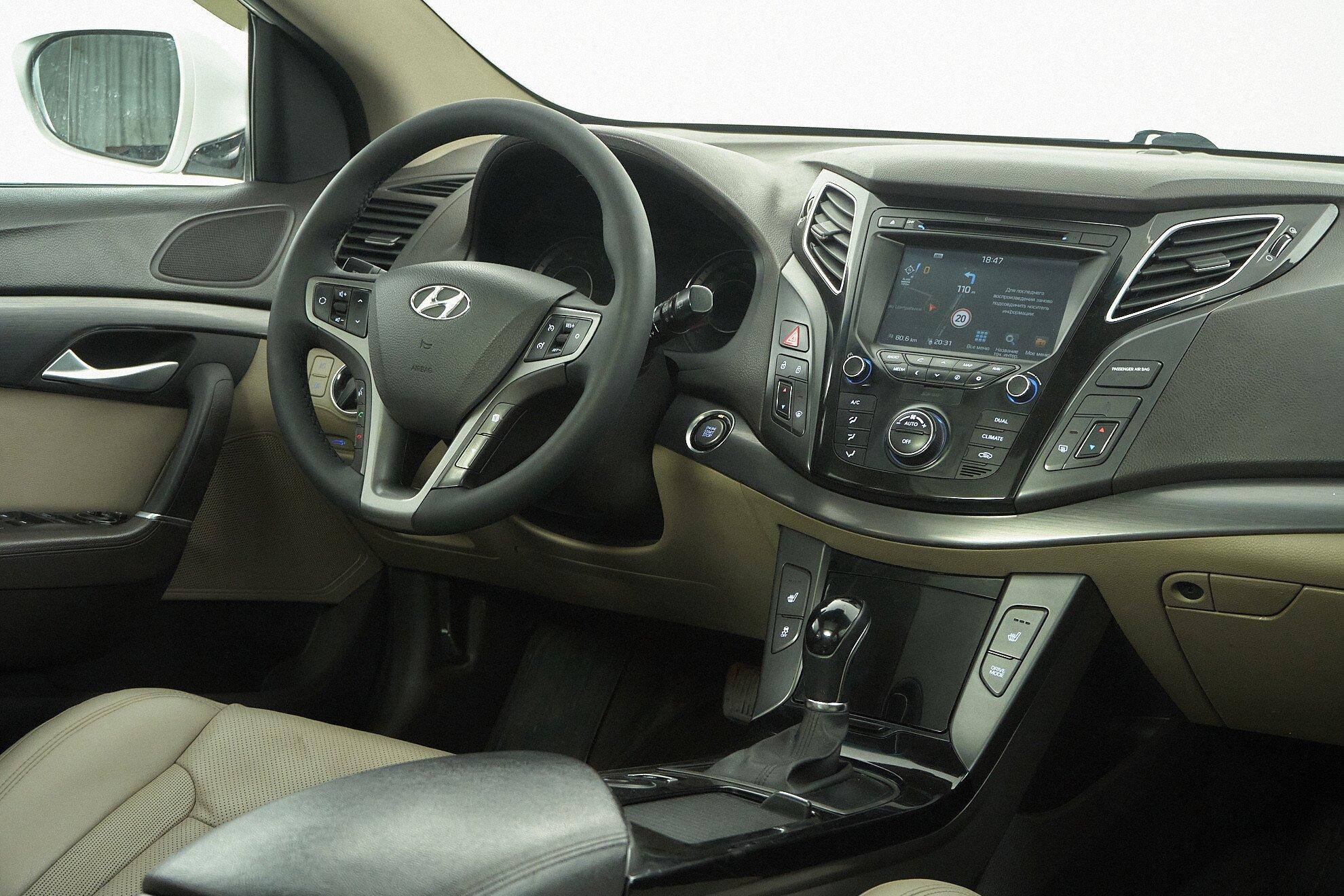 Hyundai i40 2016, белый