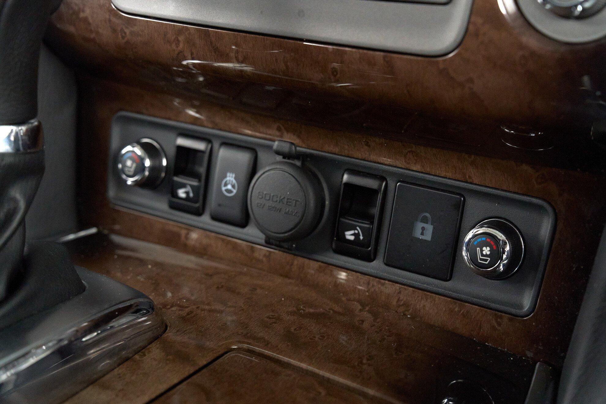 Infiniti QX80 2013, пурпурный