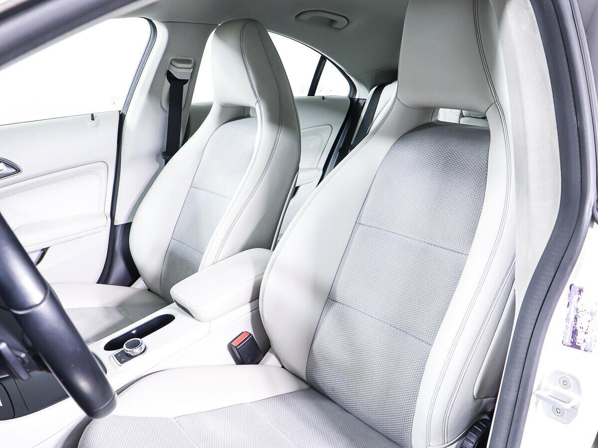 Mercedes-Benz CLA 2015, белый