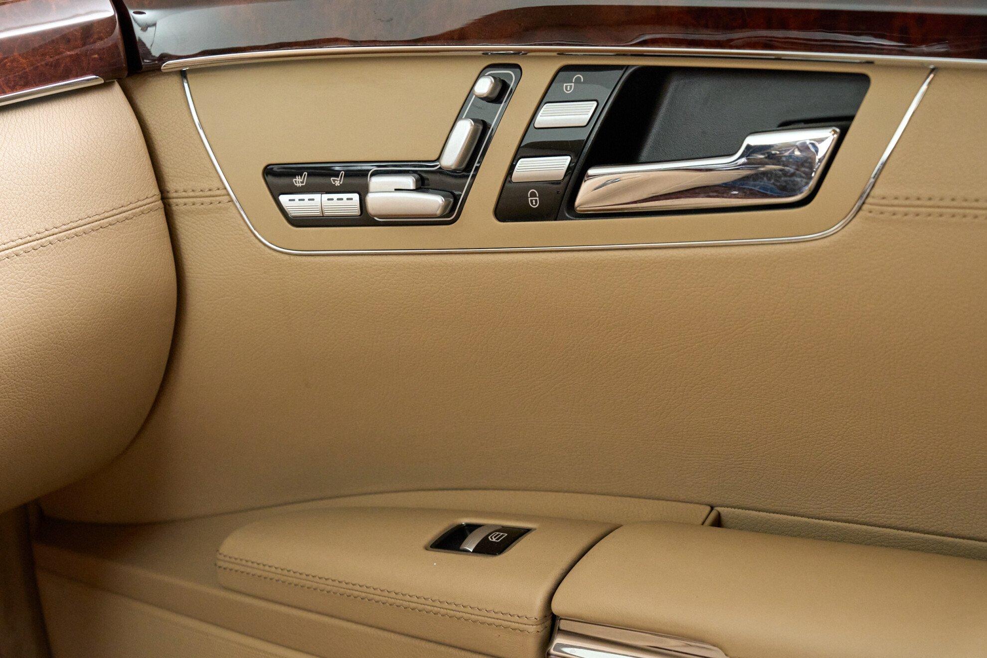Mercedes-Benz S-Класс 2012, коричневый