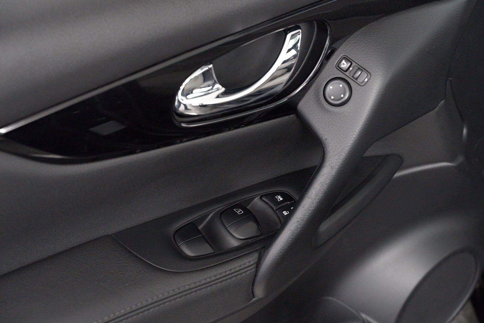 Nissan Qashqai 2017, черный
