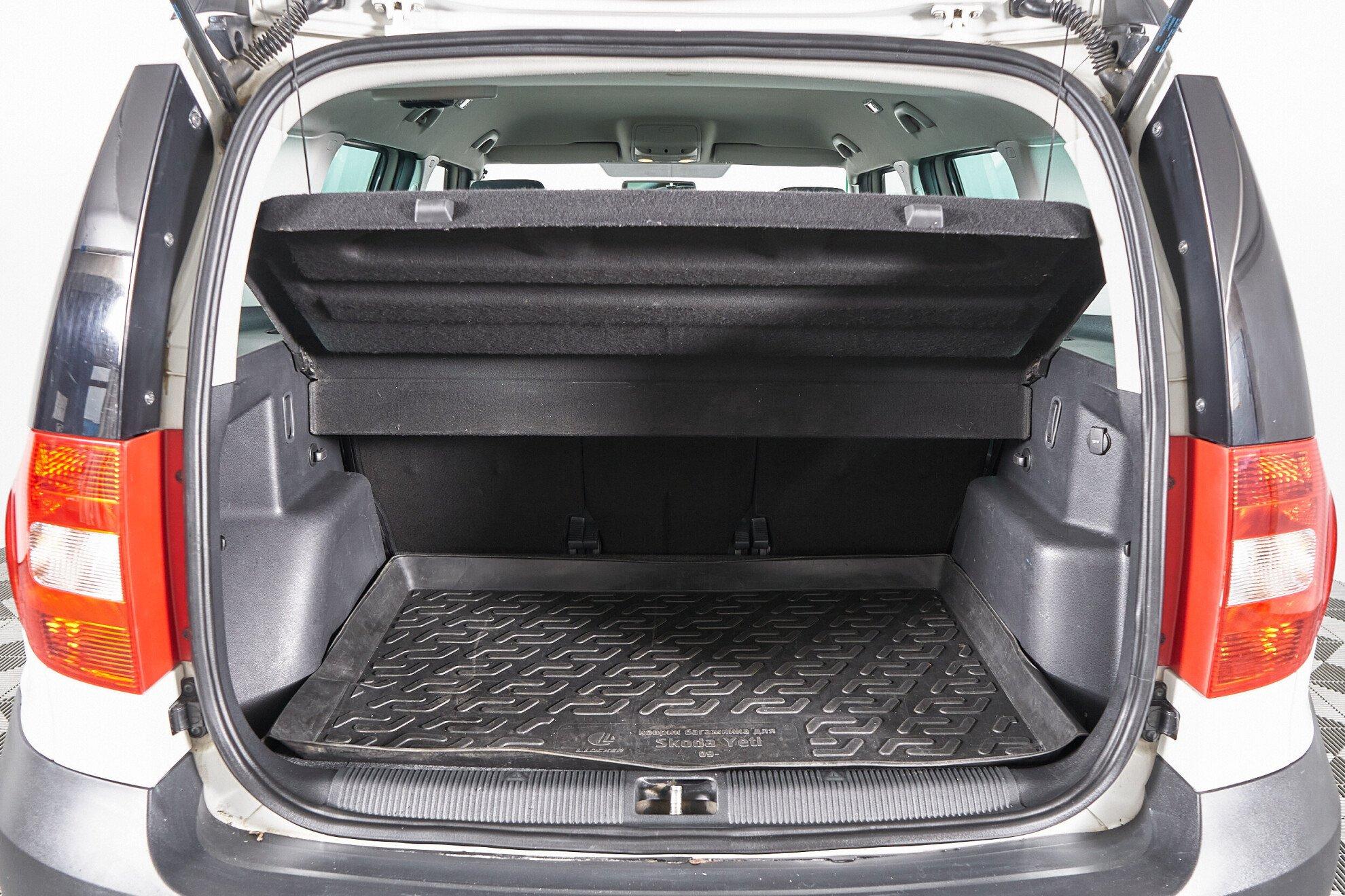 Skoda Yeti 2012, белый
