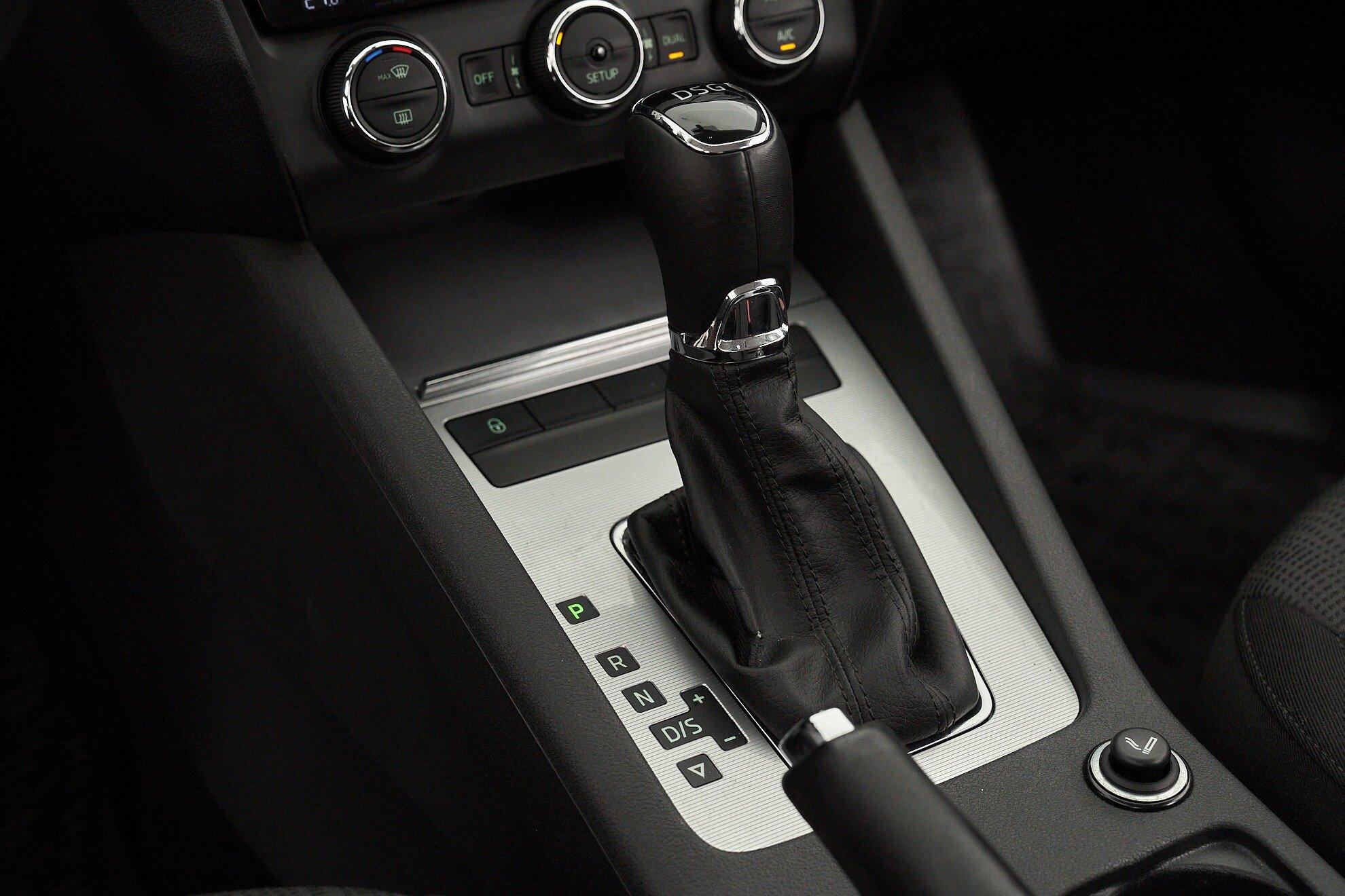 Skoda Octavia 2014, белый