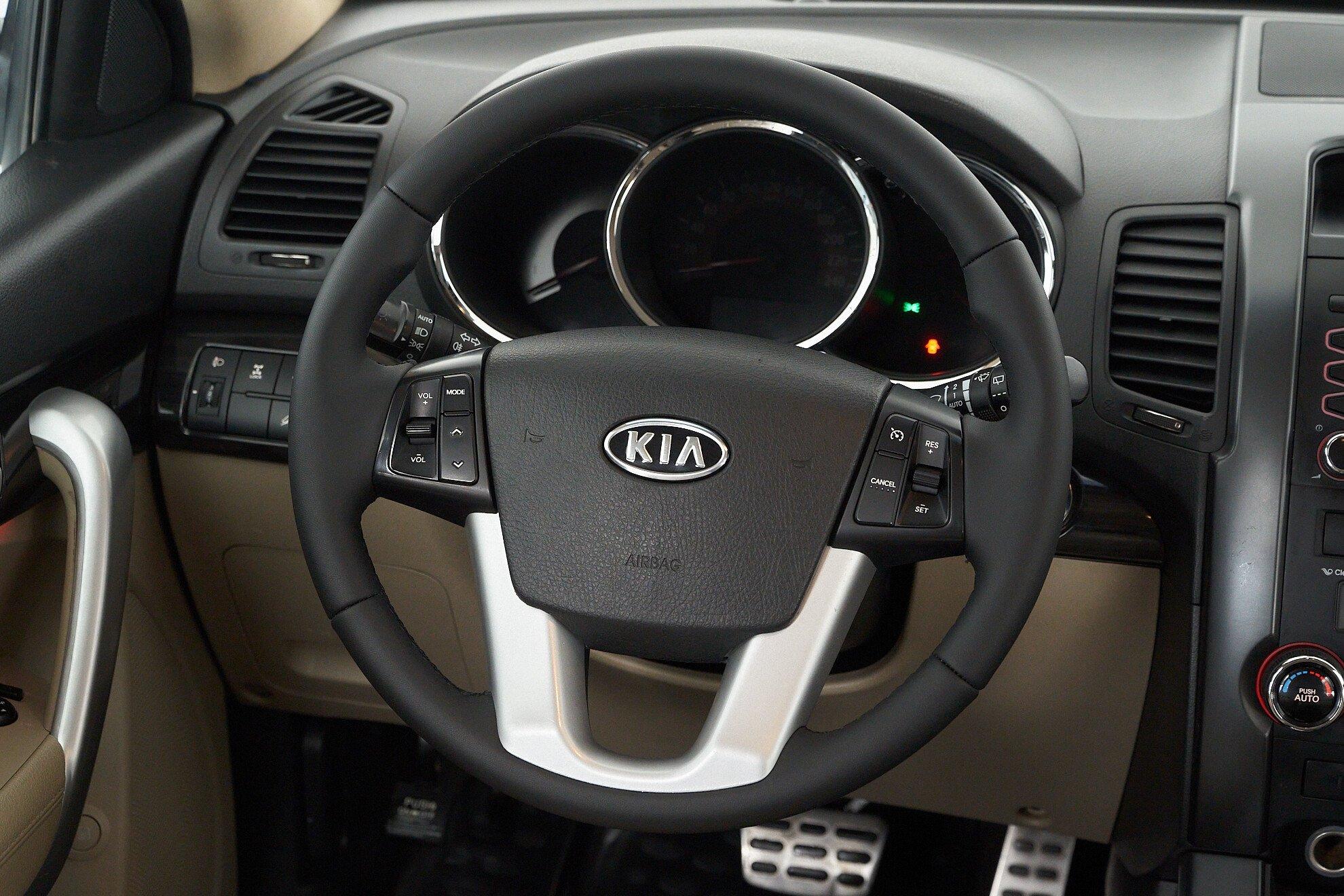 Kia Sorento 2010, бежевый