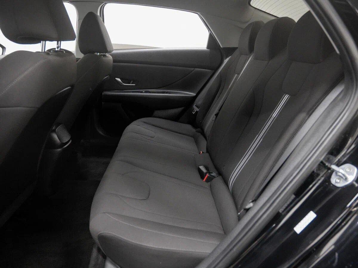 Hyundai Elantra 2022, черный
