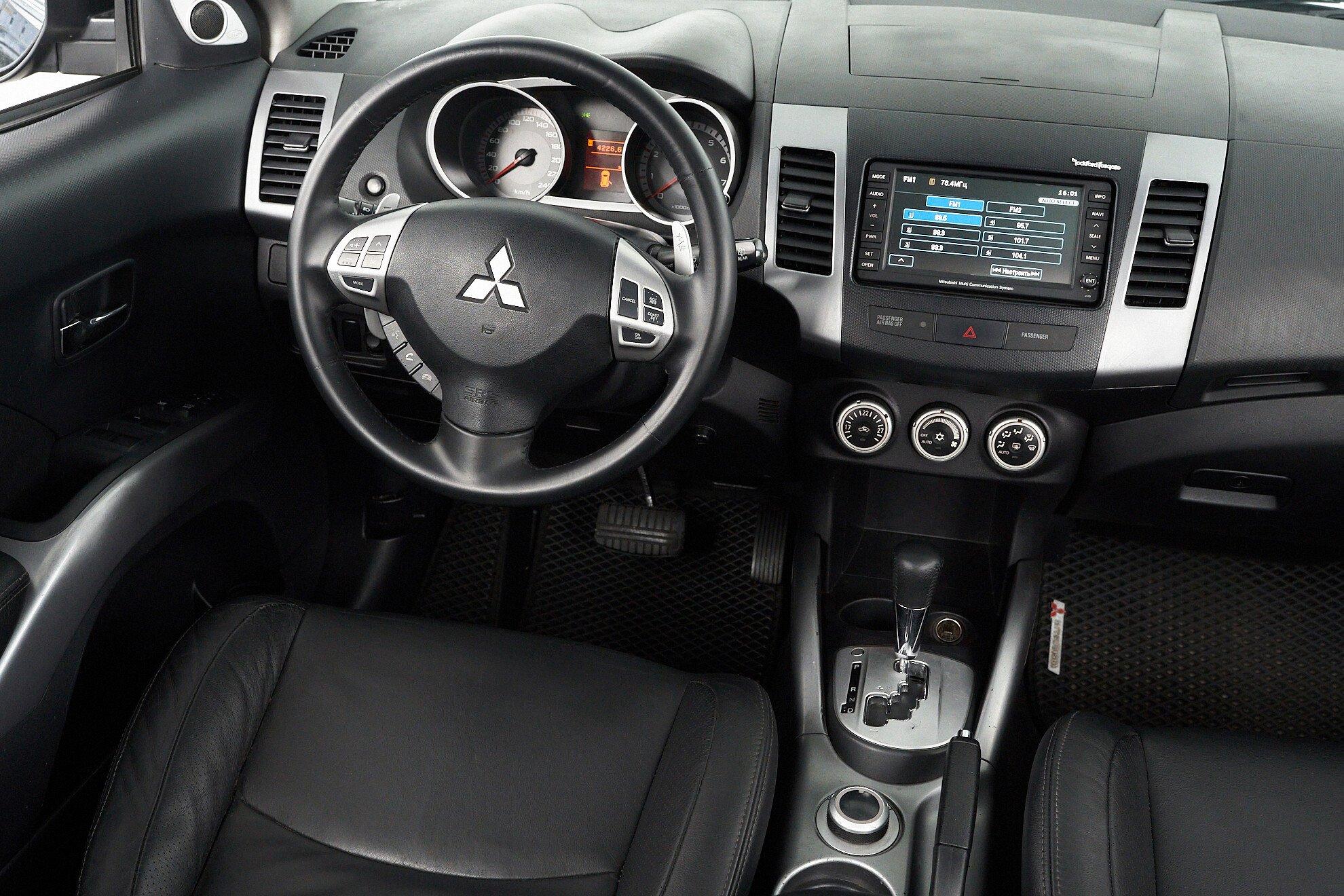 Mitsubishi Outlander 2008, черный