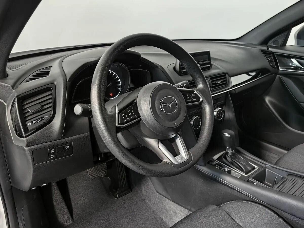 Mazda CX-4 2022, белый