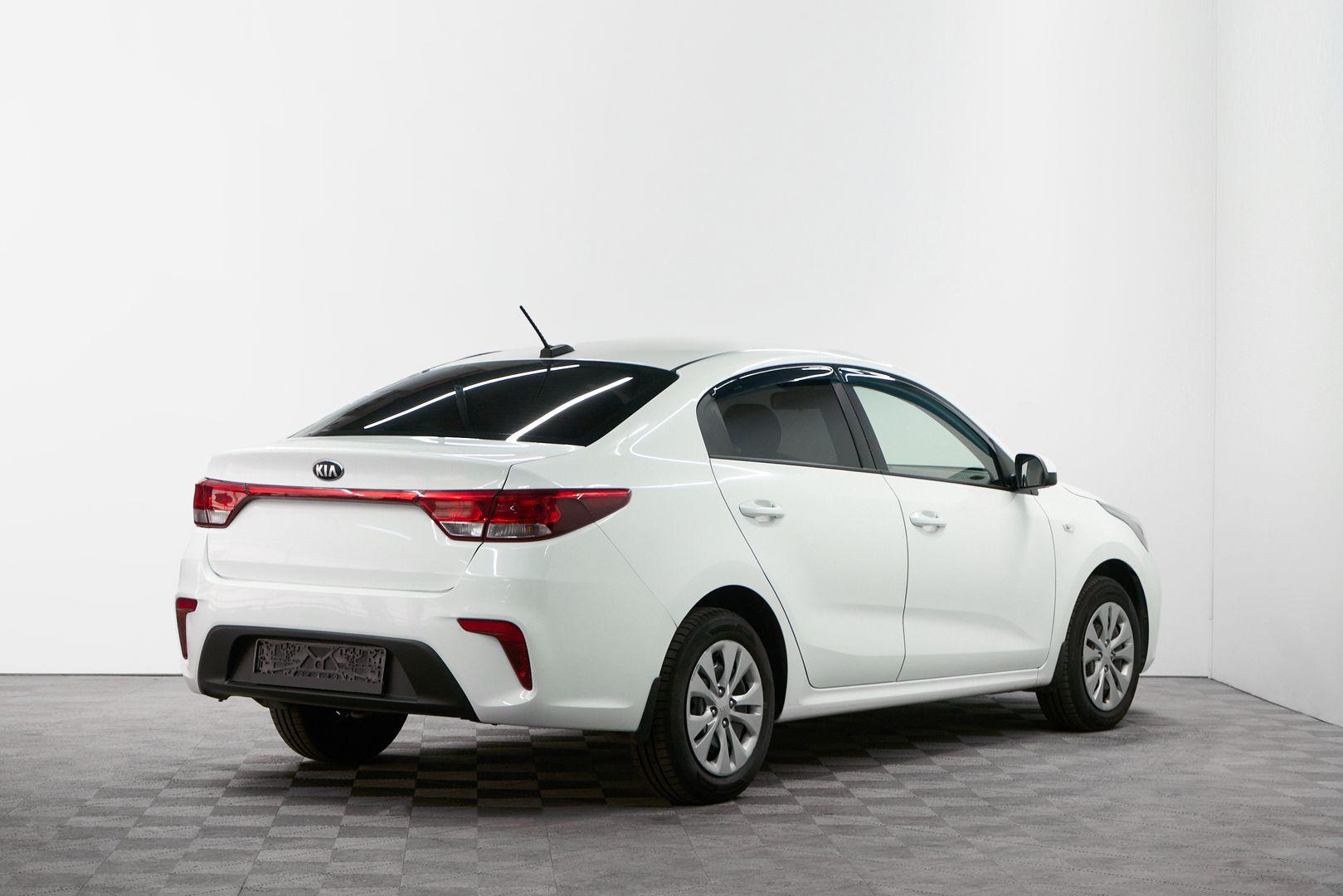 Kia Rio 2018, белый