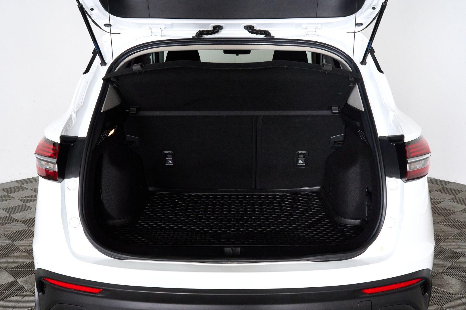 Geely Coolray 2020, белый