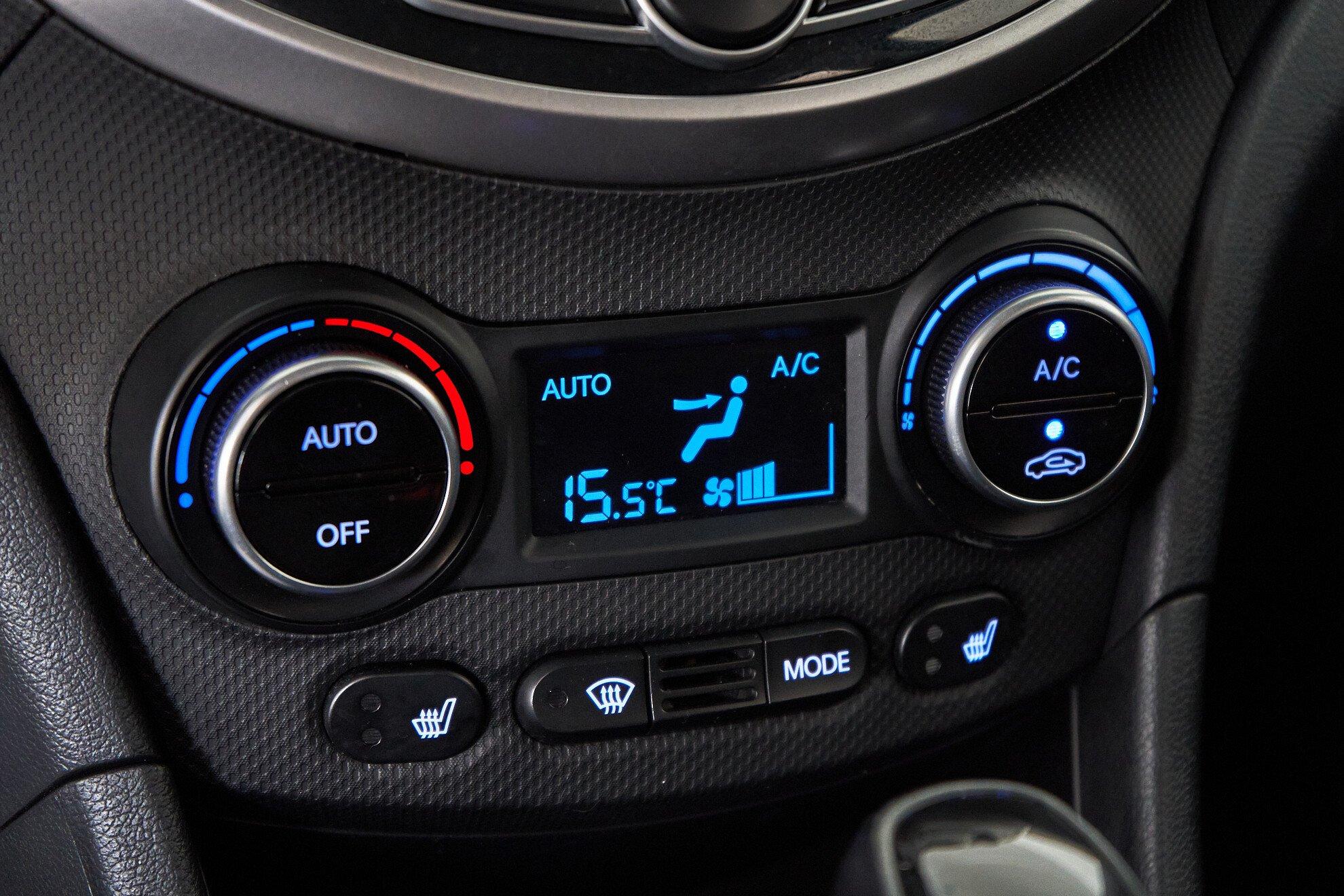 Hyundai Solaris 2014, черный