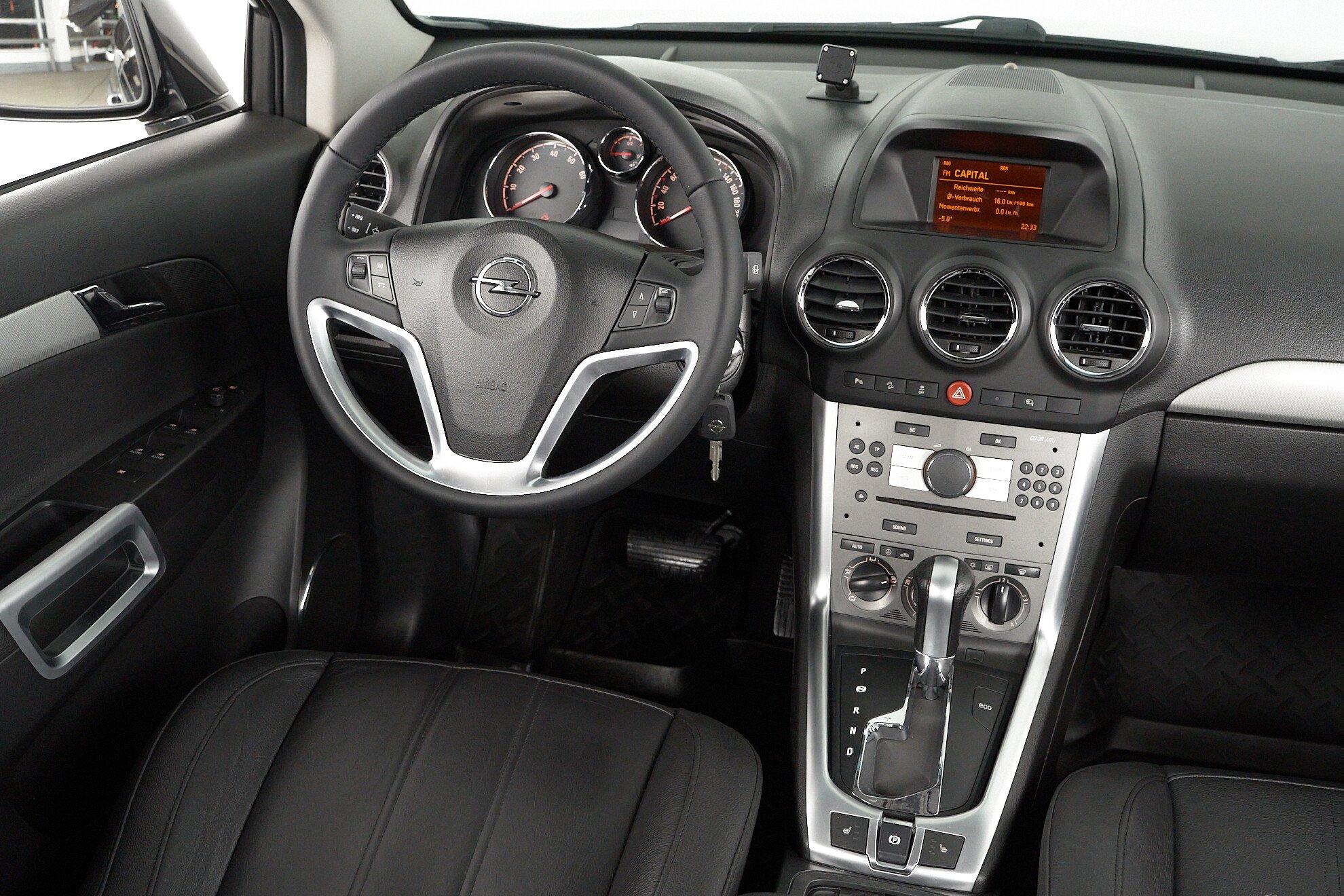 Opel Antara 2013, черный