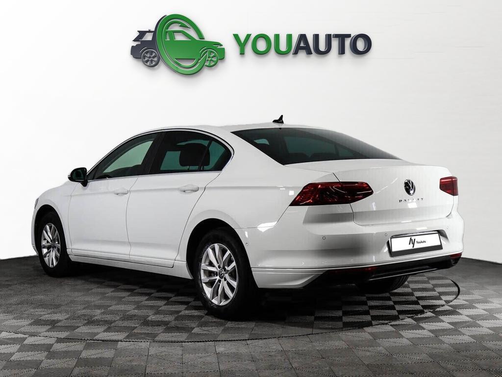 Volkswagen Passat 2021, белый