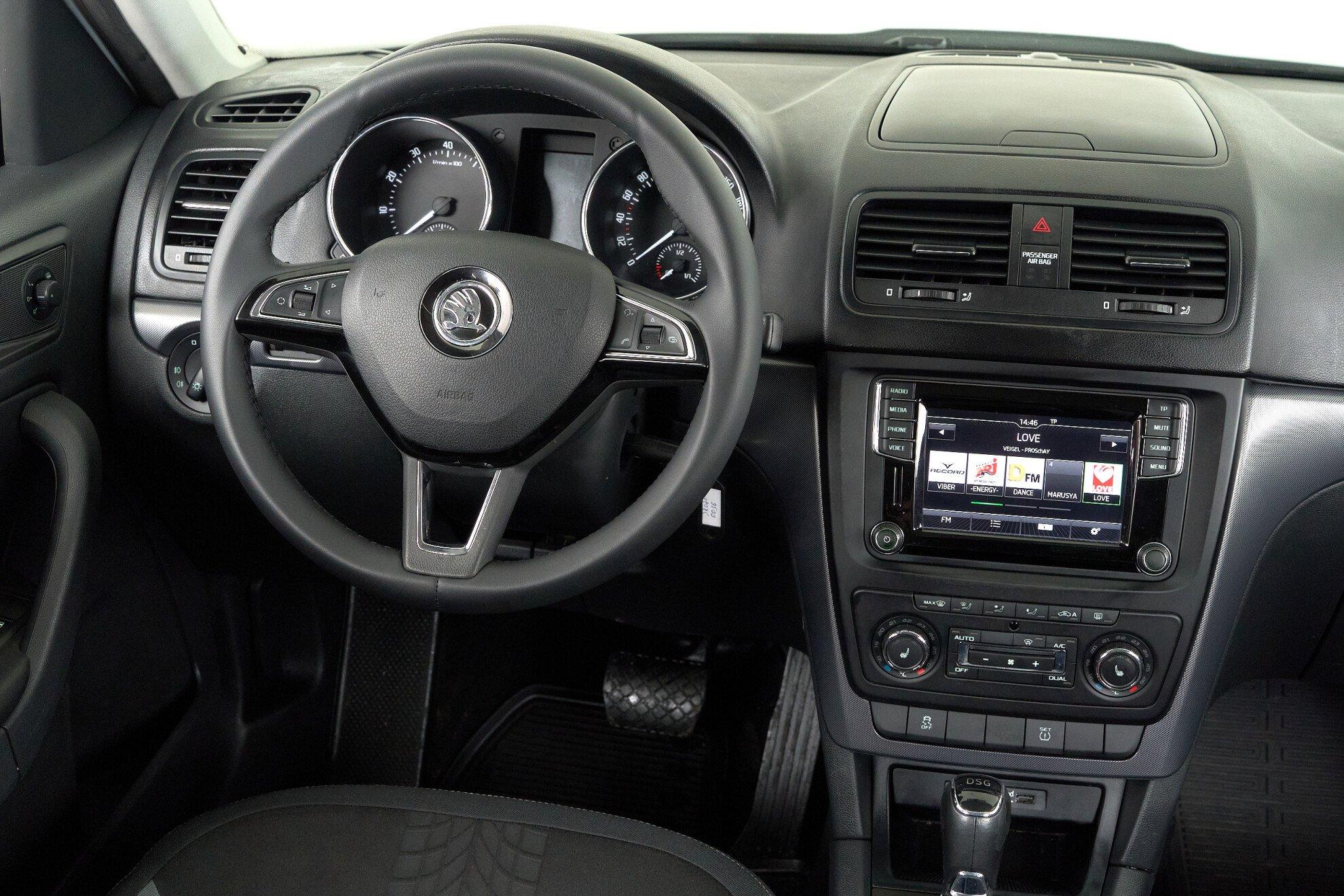 Skoda Yeti 2015, белый