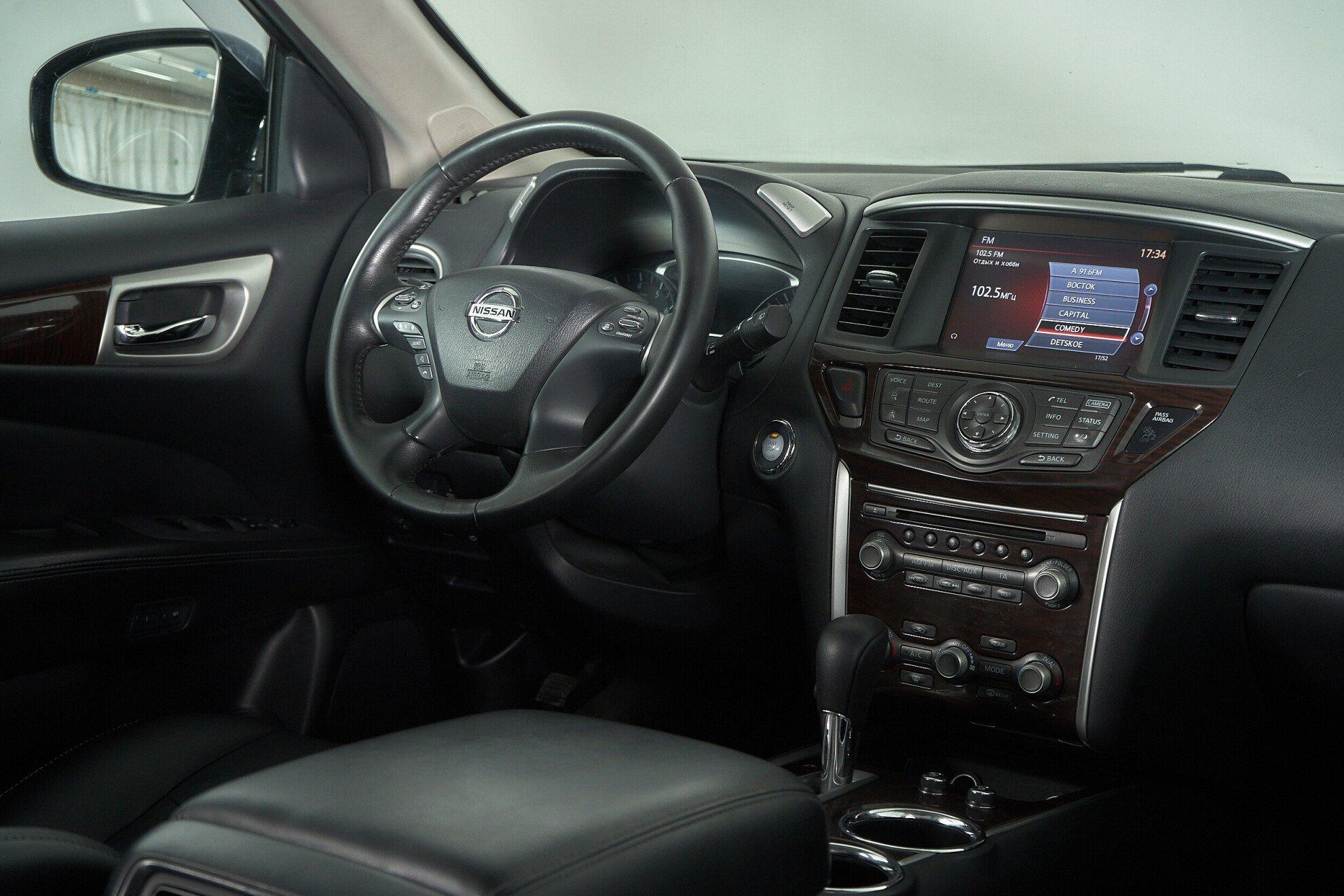 Nissan Pathfinder 2014, серый