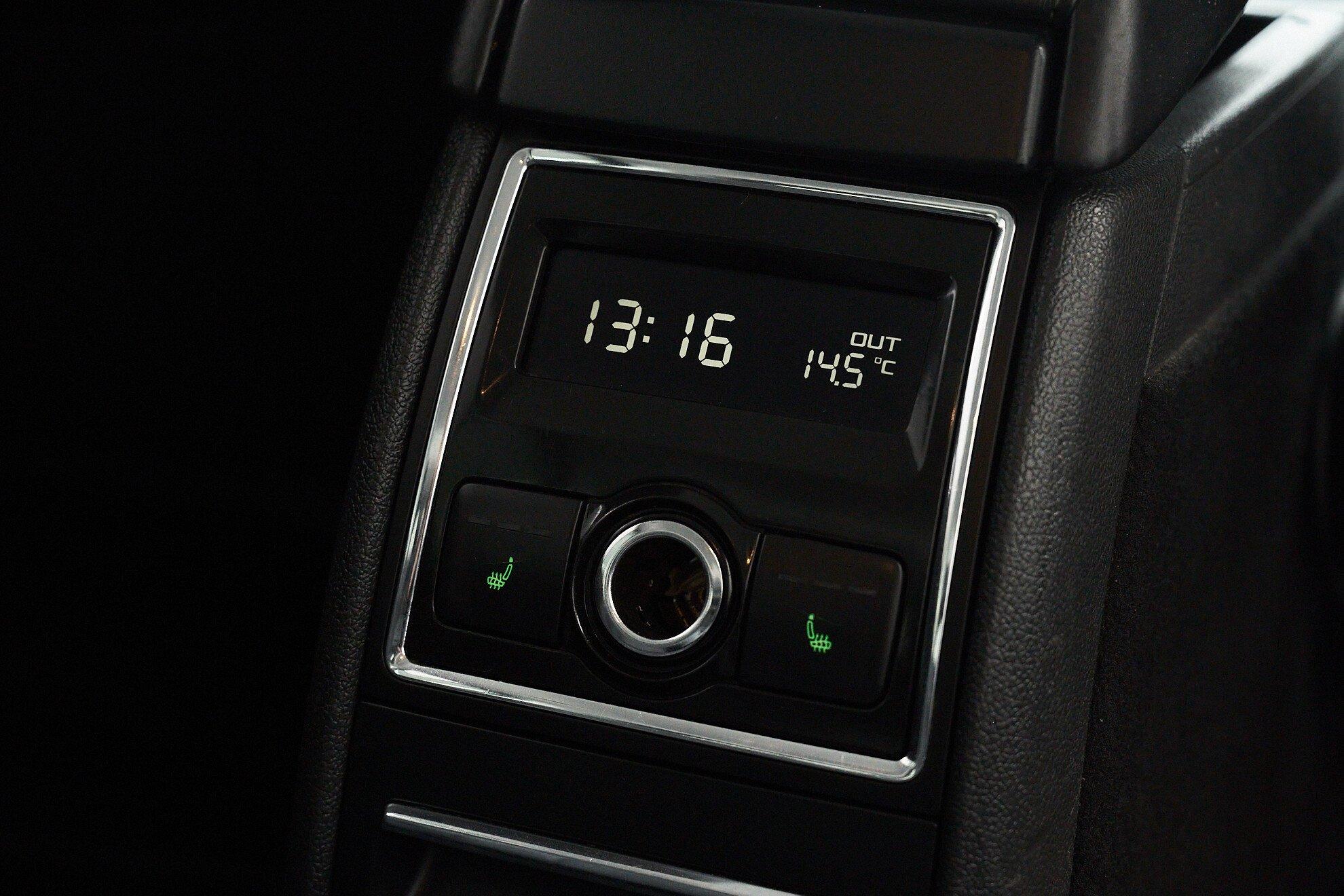 Skoda Superb 2011, коричневый