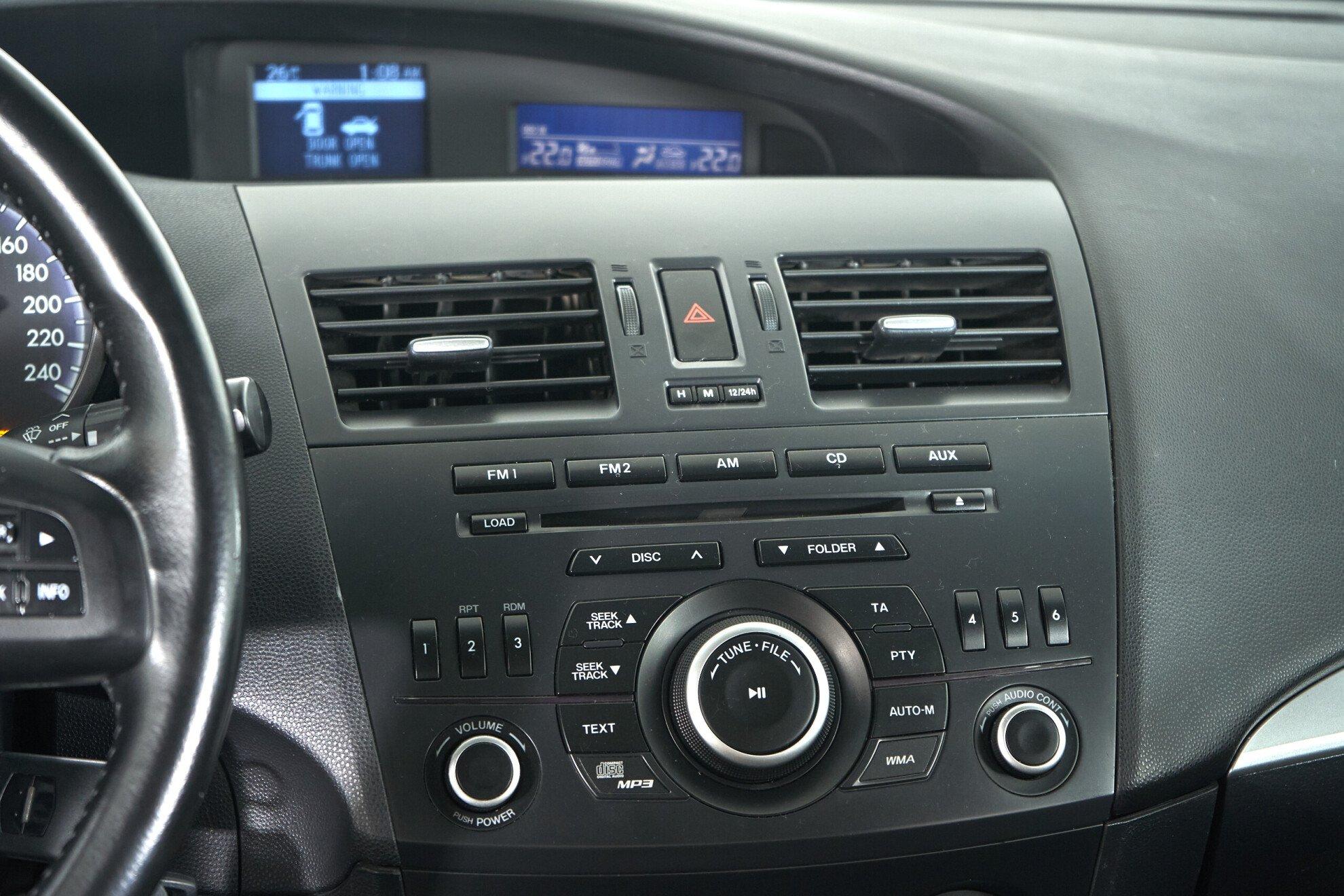 Mazda 3 2013, белый