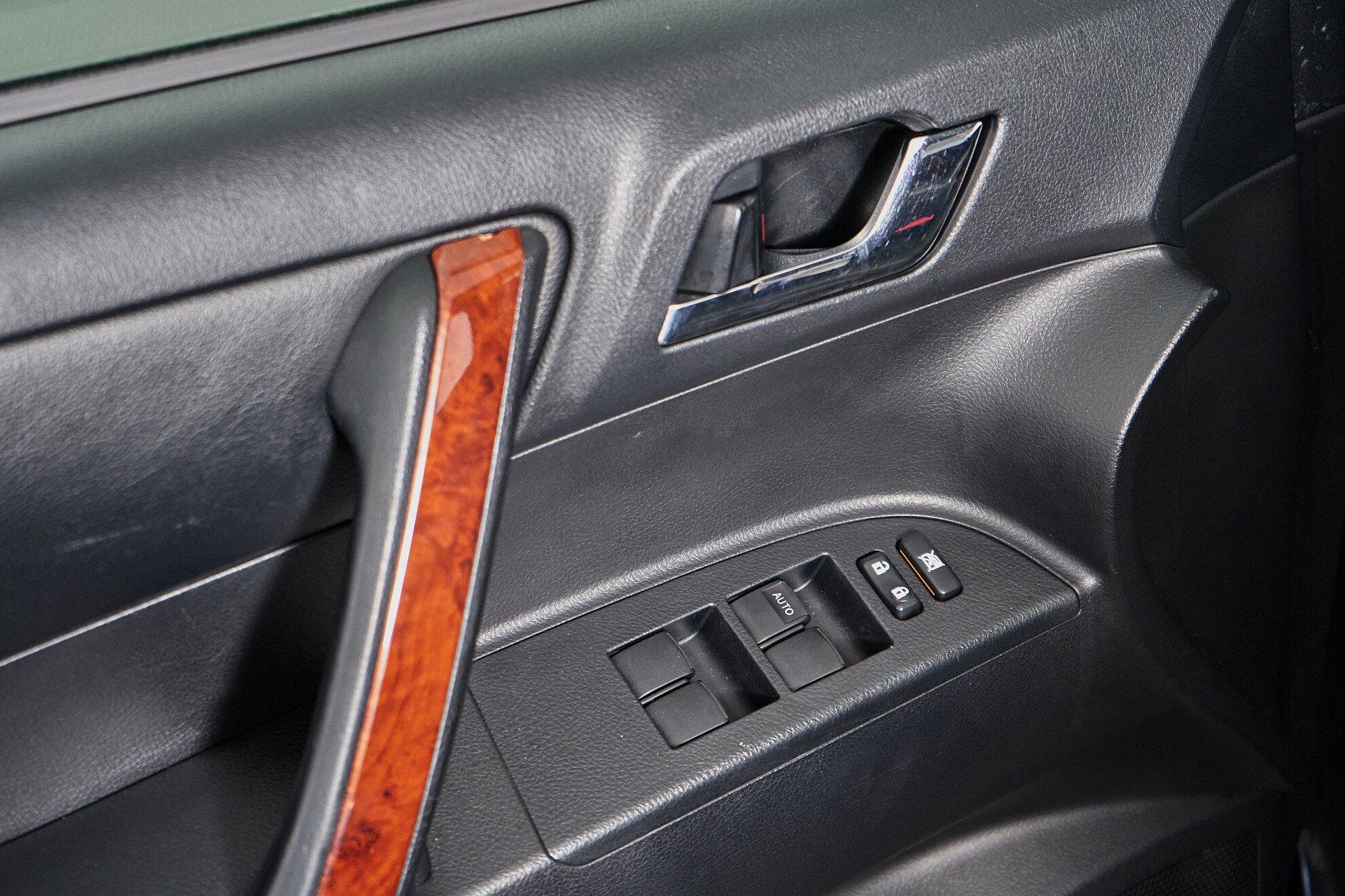 Toyota Highlander 2011, черный