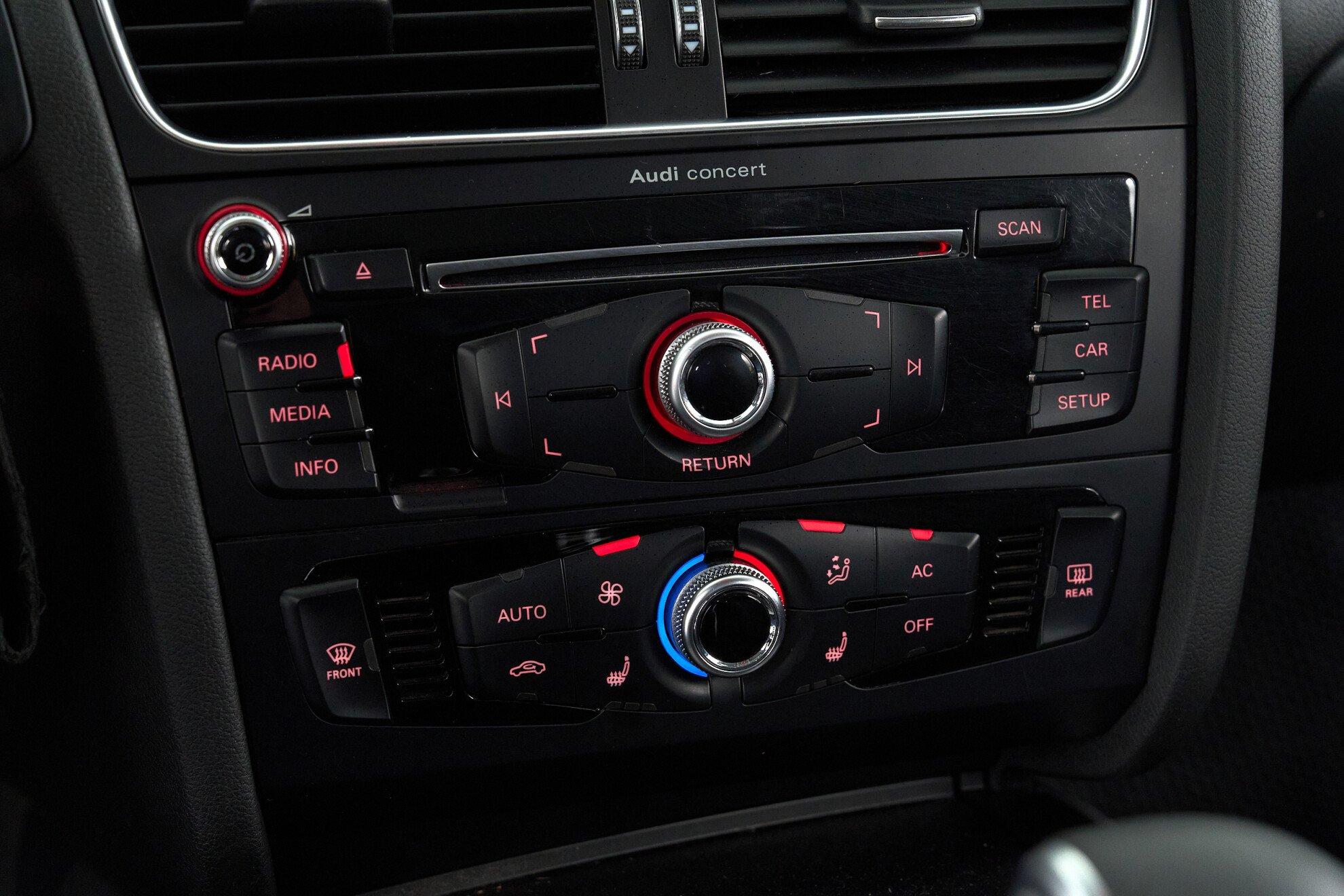 Audi A4 2013, белый
