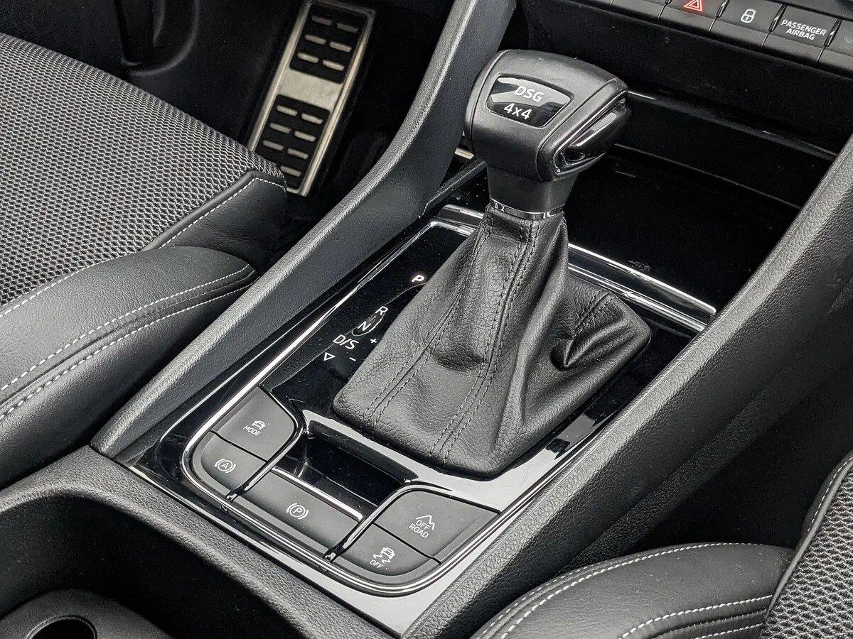 Skoda Karoq 2020, черный