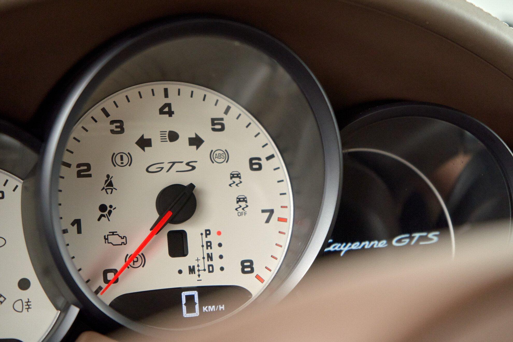 Porsche Cayenne 2012, черный