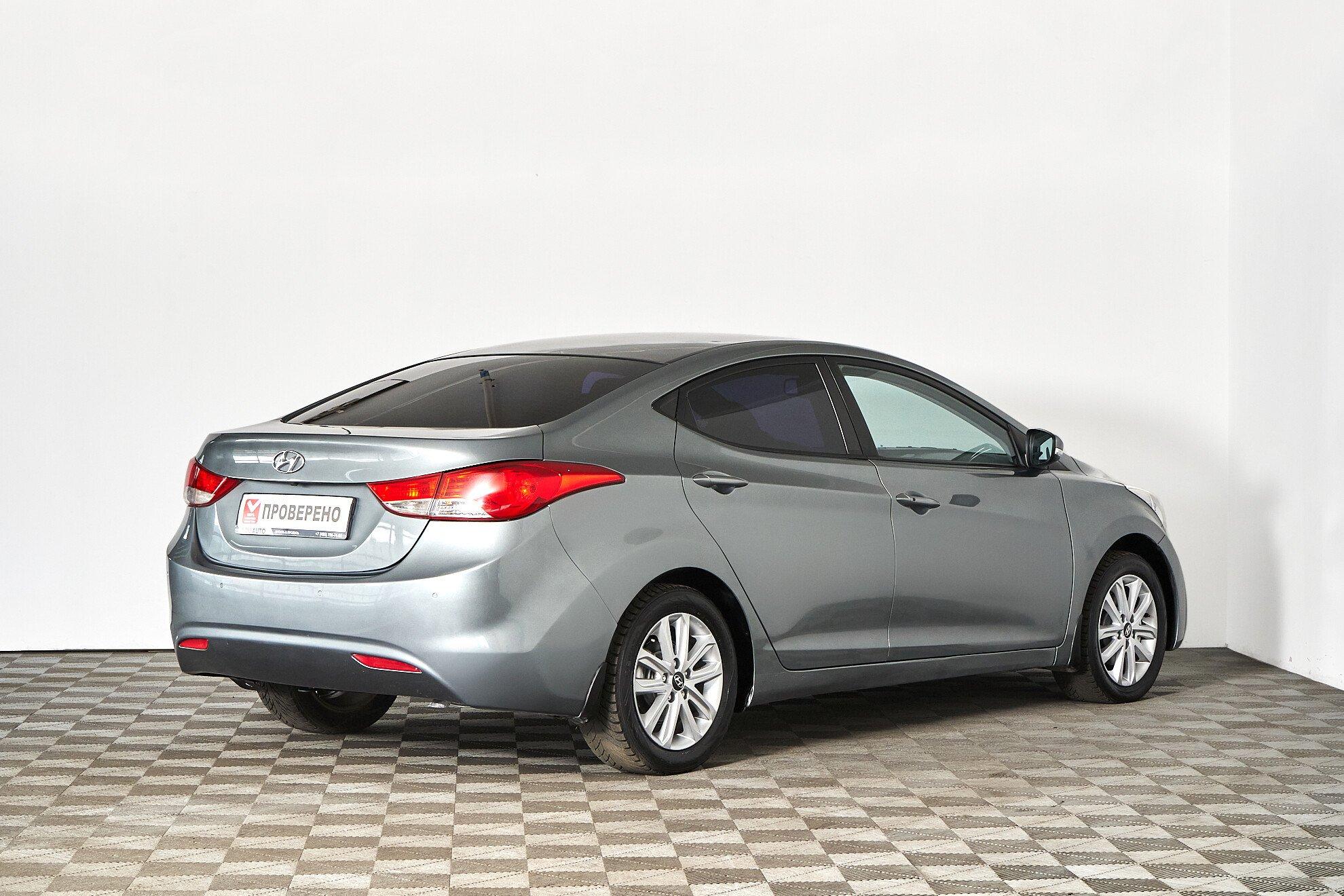 Hyundai Elantra 2012, серый