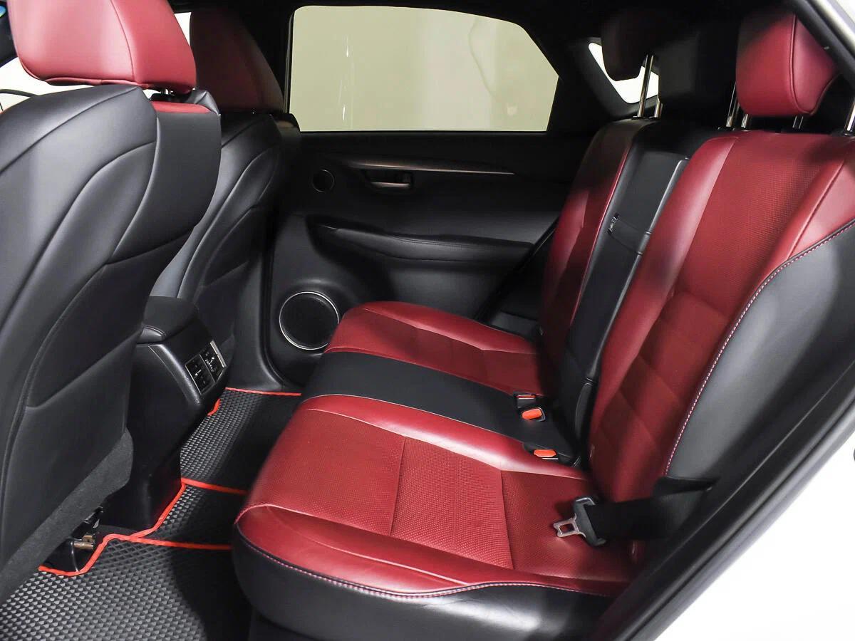 Lexus NX 2016, белый