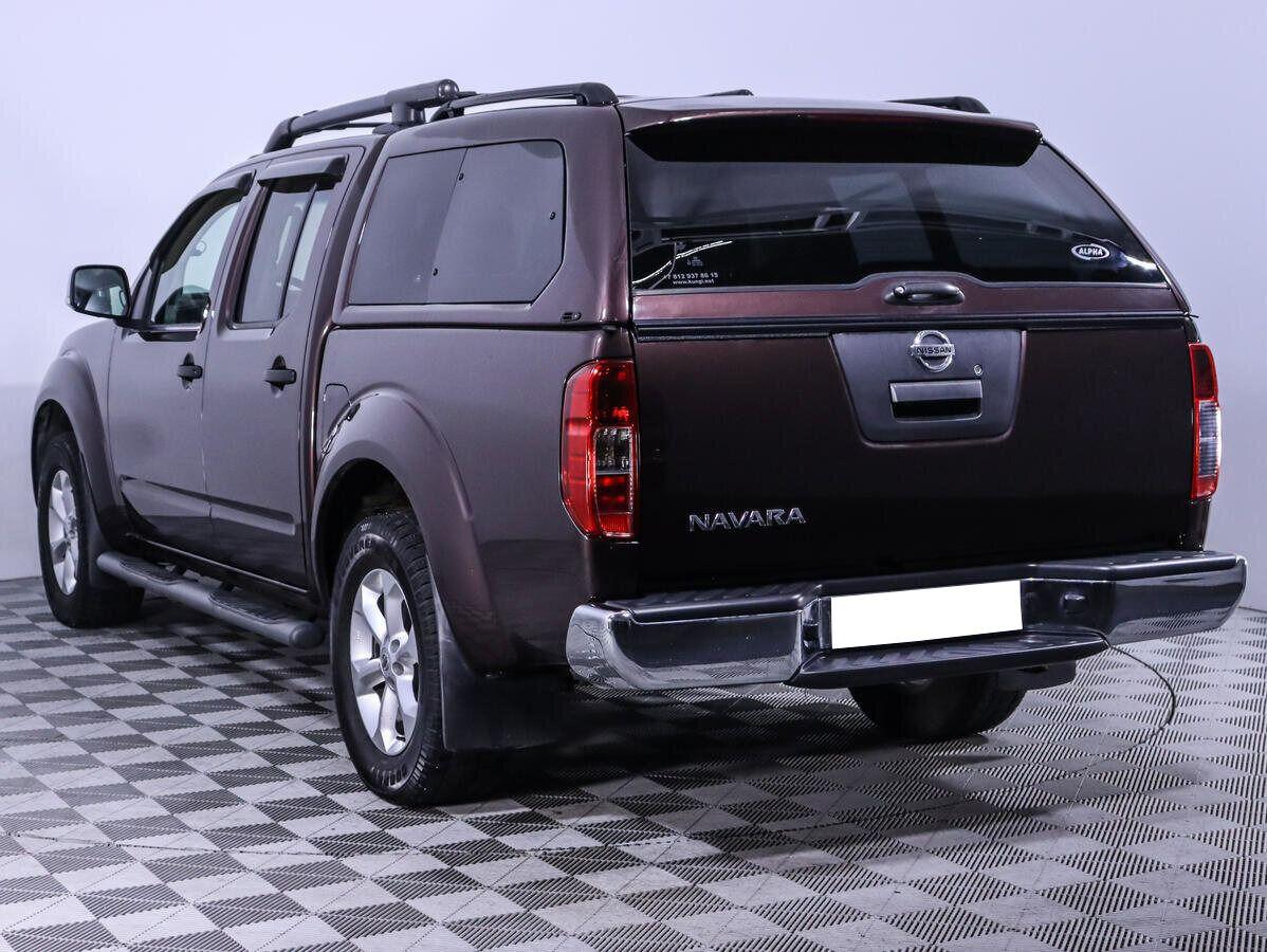 Nissan Navara (Frontier) 2012, коричневый