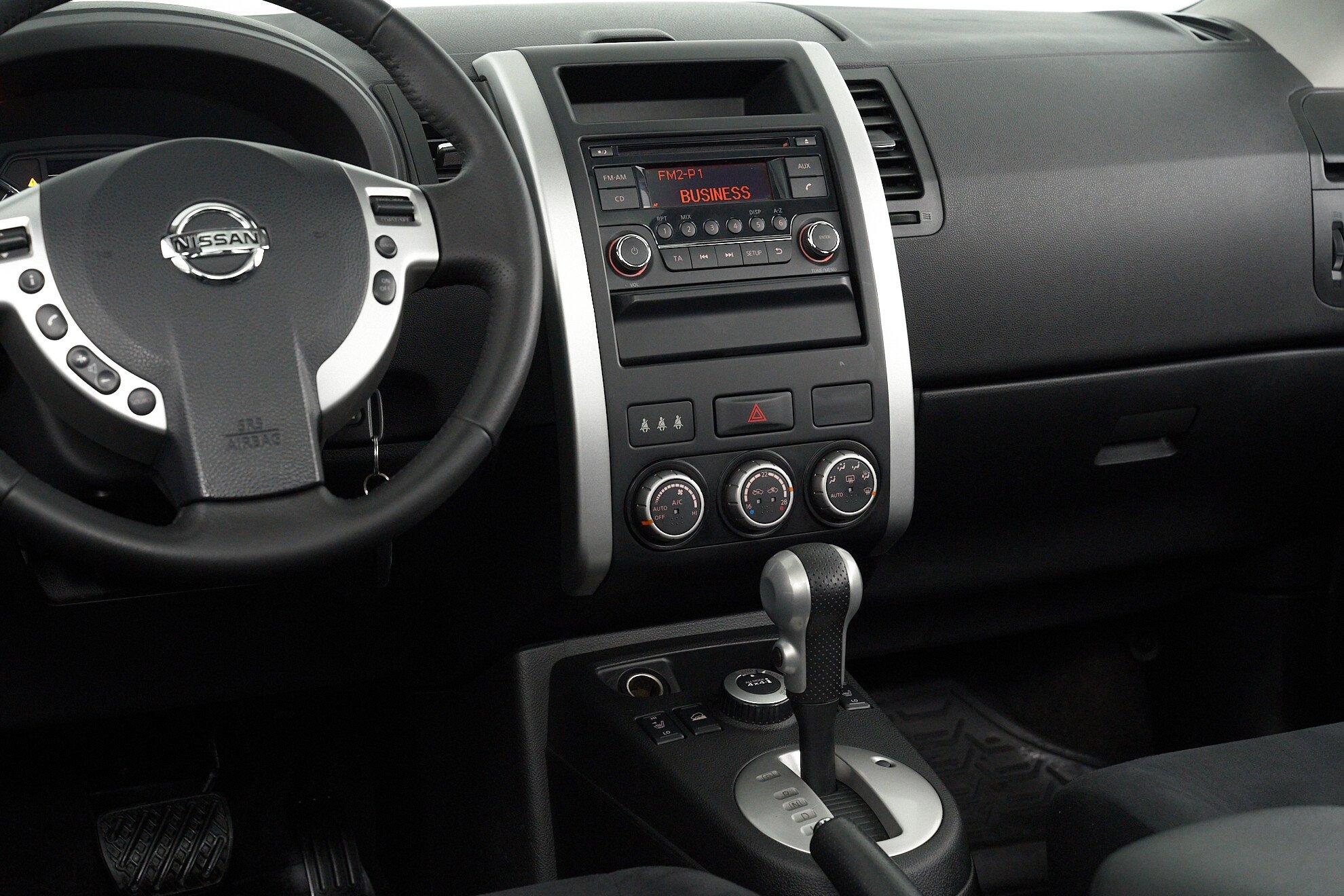 Nissan X-Trail 2014, черный