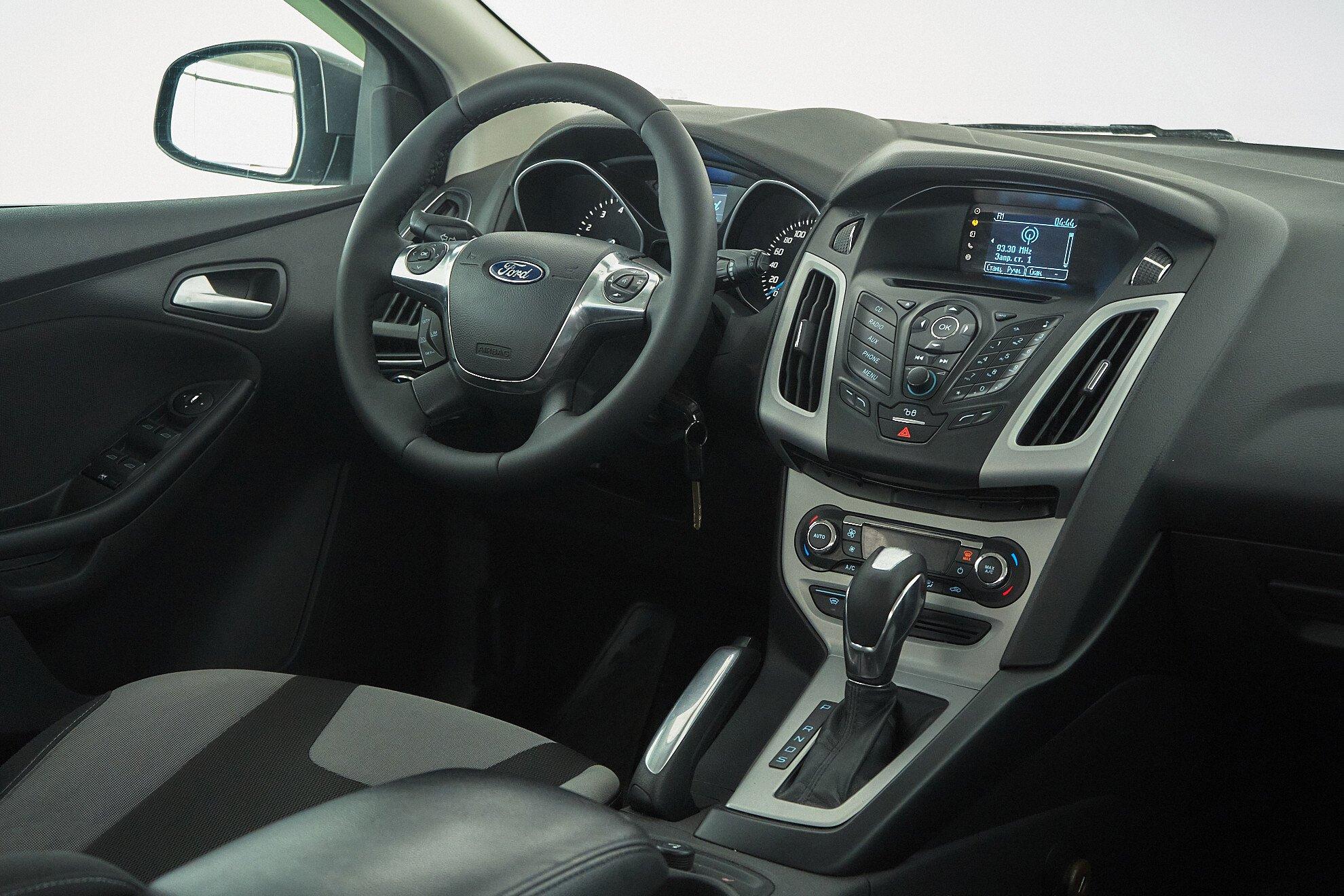 Ford Focus 2015, коричневый