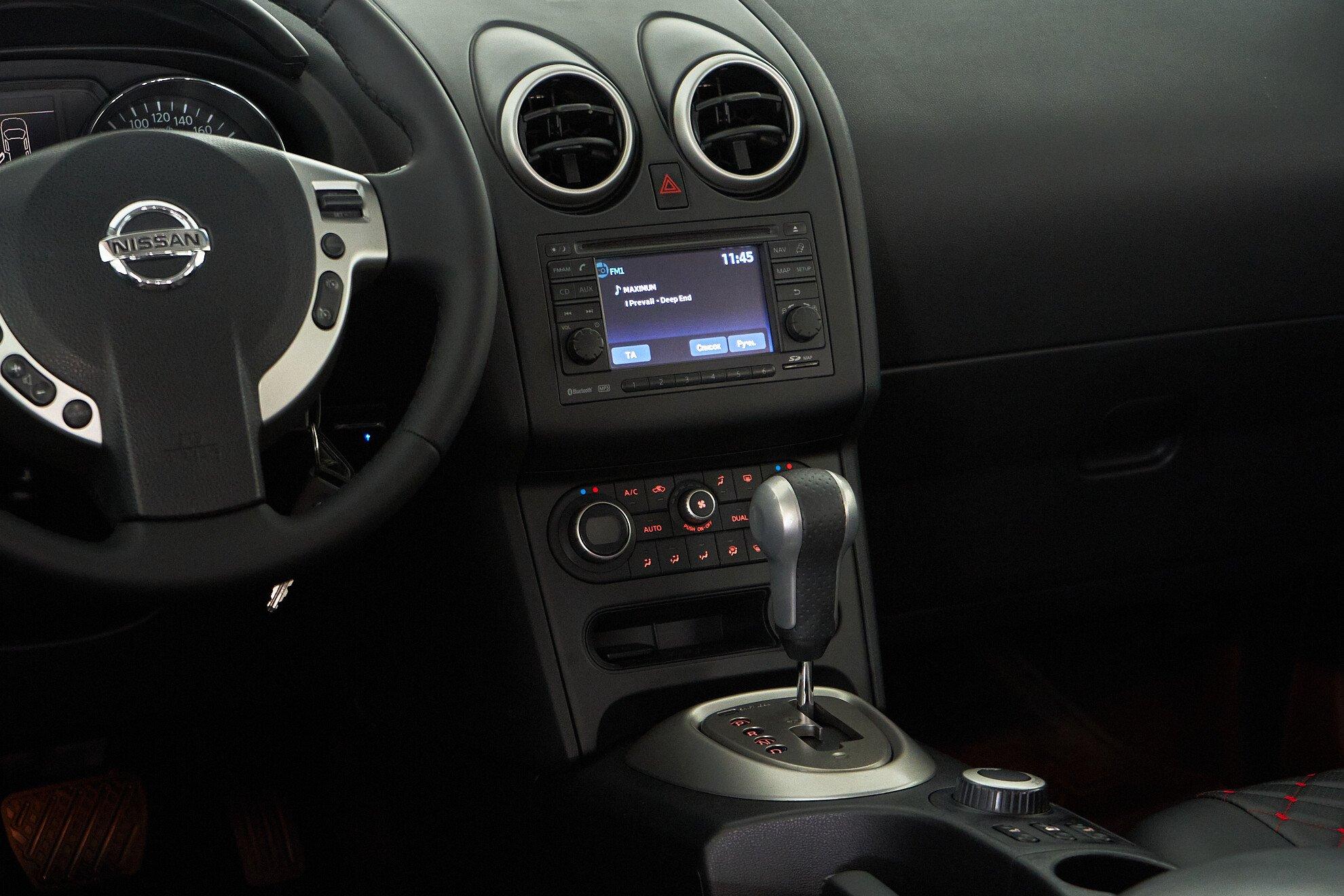 Nissan Qashqai 2011, черный