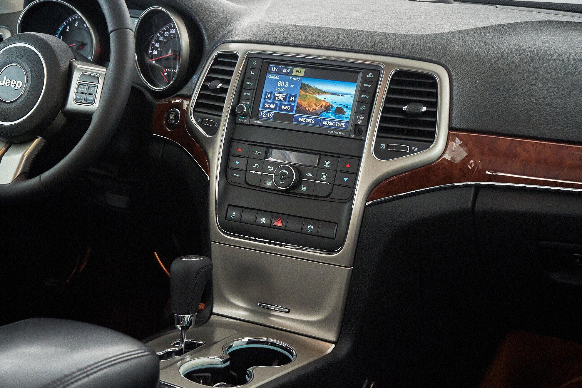 Jeep Grand Cherokee 2012, черный