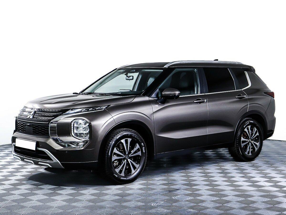 Mitsubishi Outlander 2023, коричневый